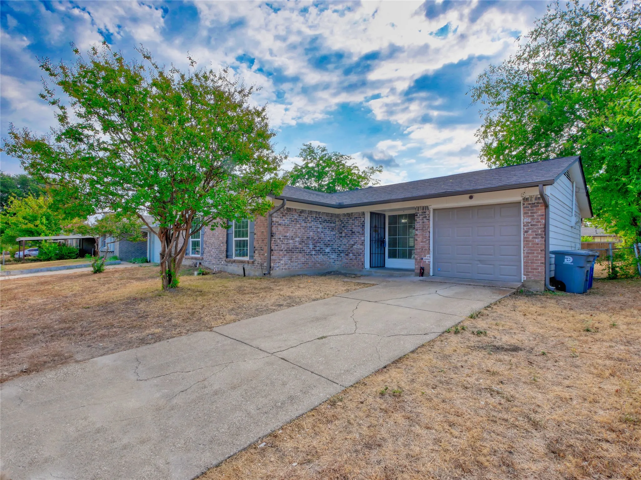 Single Family Residence For Sale in Dallas County , 3616 Pacesetter Drive, Dallas, Texas 75241, 3 Bedroom, 2 Bathroom, 1 Garage spaces, 1,187 Sqft, built in 1971, mls#21324537, Real Estate Agent in Dallas, Homes For Sale in Dallas county, Homes For Sale in Dallas, Realtor in Dallas Texas, Real Estate Brokerage Independent Realty Texas, Luminita Cordes Realtor