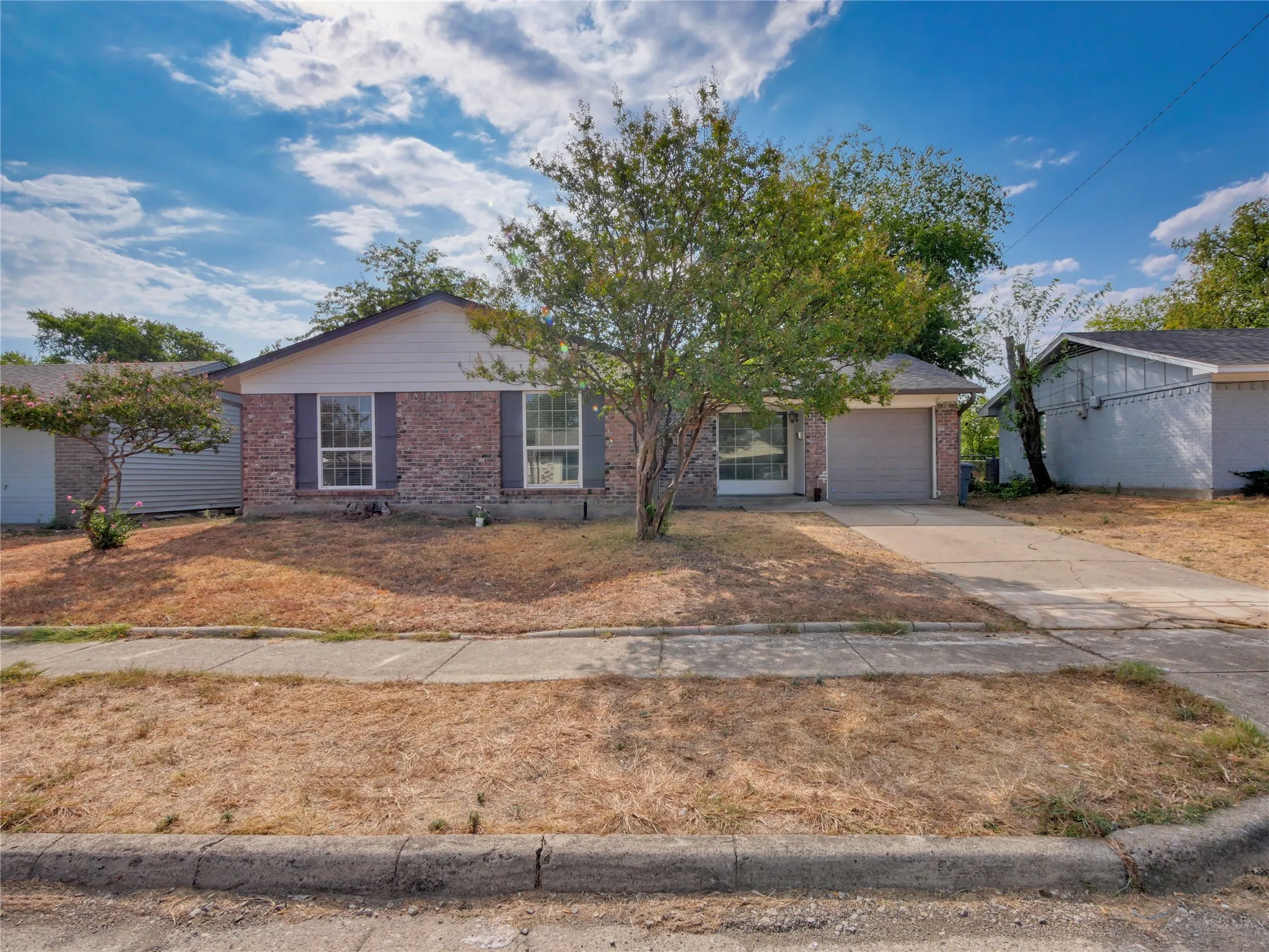 Single Family Residence For Sale in Dallas County , 3616 Pacesetter Drive, Dallas, Texas 75241, 3 Bedroom, 2 Bathroom, 1 Garage spaces, 1,187 Sqft, built in 1971, mls#21324537, Real Estate Agent in Dallas, Homes For Sale in Dallas county, Homes For Sale in Dallas, Realtor in Dallas Texas, Real Estate Brokerage Independent Realty Texas, Luminita Cordes Realtor