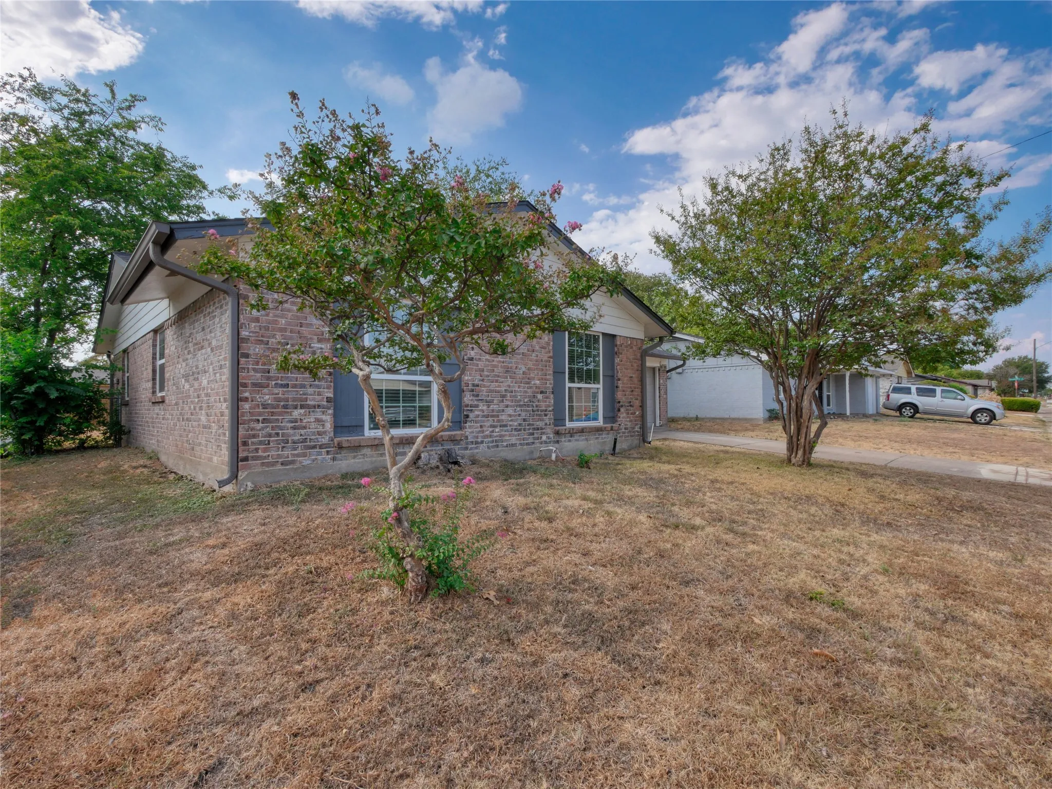Single Family Residence For Sale in Dallas County , 3616 Pacesetter Drive, Dallas, Texas 75241, 3 Bedroom, 2 Bathroom, 1 Garage spaces, 1,187 Sqft, built in 1971, mls#21324537, Real Estate Agent in Dallas, Homes For Sale in Dallas county, Homes For Sale in Dallas, Realtor in Dallas Texas, Real Estate Brokerage Independent Realty Texas, Luminita Cordes Realtor