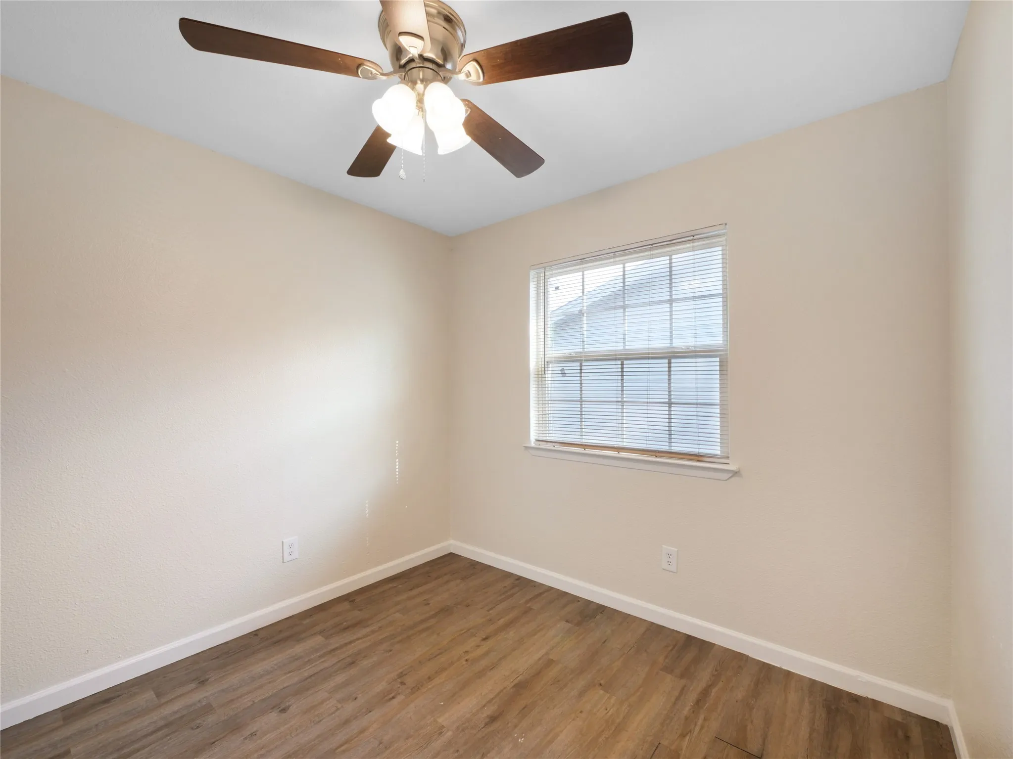 Single Family Residence For Sale in Dallas County , 3616 Pacesetter Drive, Dallas, Texas 75241, 3 Bedroom, 2 Bathroom, 1 Garage spaces, 1,187 Sqft, built in 1971, mls#21324537, Real Estate Agent in Dallas, Homes For Sale in Dallas county, Homes For Sale in Dallas, Realtor in Dallas Texas, Real Estate Brokerage Independent Realty Texas, Luminita Cordes Realtor