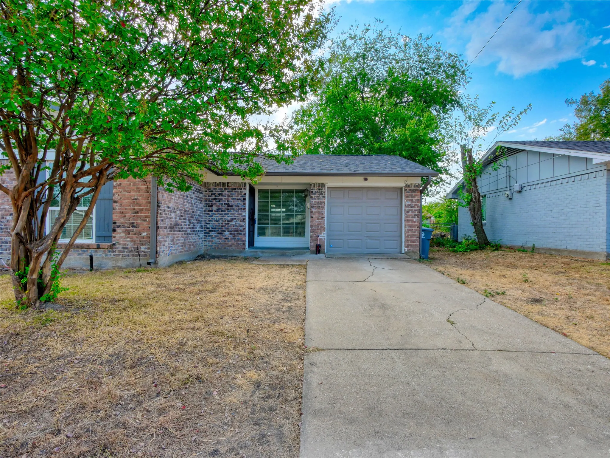 Single Family Residence For Sale in Dallas County , 3616 Pacesetter Drive, Dallas, Texas 75241, 3 Bedroom, 2 Bathroom, 1 Garage spaces, 1,187 Sqft, built in 1971, mls#21324537, Real Estate Agent in Dallas, Homes For Sale in Dallas county, Homes For Sale in Dallas, Realtor in Dallas Texas, Real Estate Brokerage Independent Realty Texas, Luminita Cordes Realtor