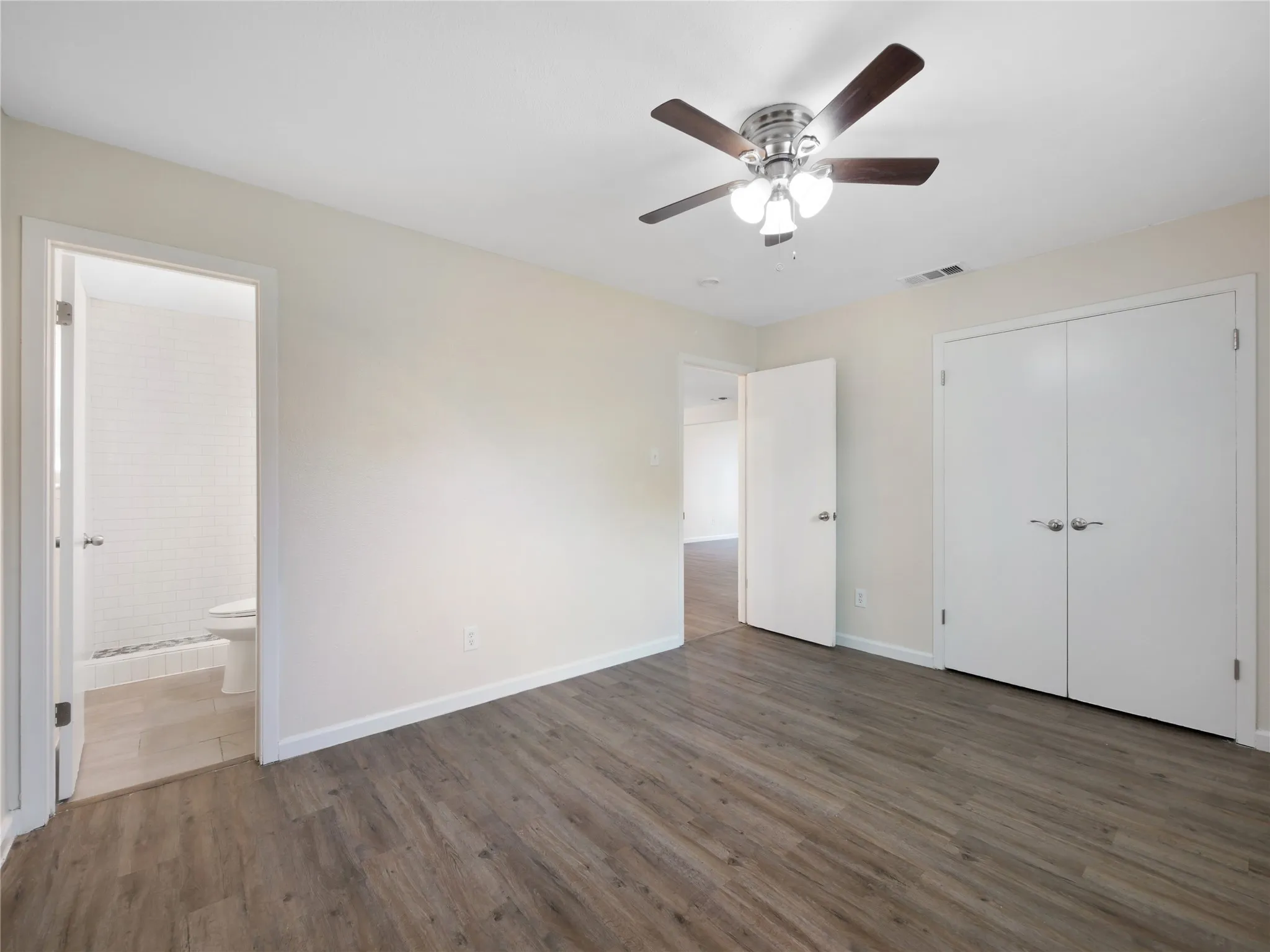 Single Family Residence For Sale in Dallas County , 3616 Pacesetter Drive, Dallas, Texas 75241, 3 Bedroom, 2 Bathroom, 1 Garage spaces, 1,187 Sqft, built in 1971, mls#21324537, Real Estate Agent in Dallas, Homes For Sale in Dallas county, Homes For Sale in Dallas, Realtor in Dallas Texas, Real Estate Brokerage Independent Realty Texas, Luminita Cordes Realtor