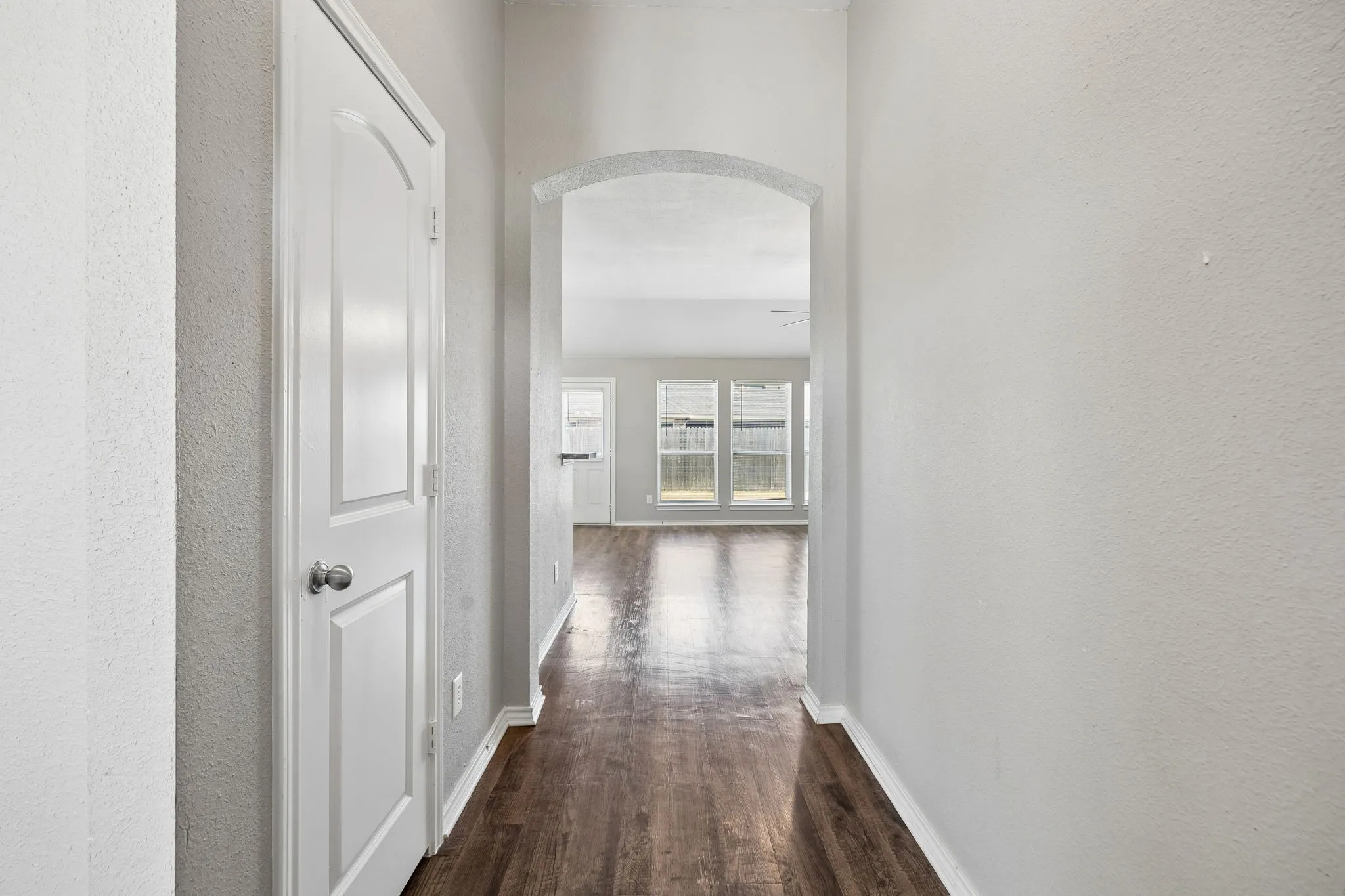 Single Family Residence For Sale in Ellis County , 217 Troy Lane, Red Oak, Texas 75154, 3 Bedroom, 2 Bathroom, 2 Garage spaces, 1,762 Sqft, built in 2013, mls#21344686, Real Estate Agent in Red Oak, Homes For Sale in Ellis county, Homes For Sale in Red Oak, Realtor in Red Oak Texas, Real Estate Brokerage Independent Realty Texas, Luminita Cordes Realtor