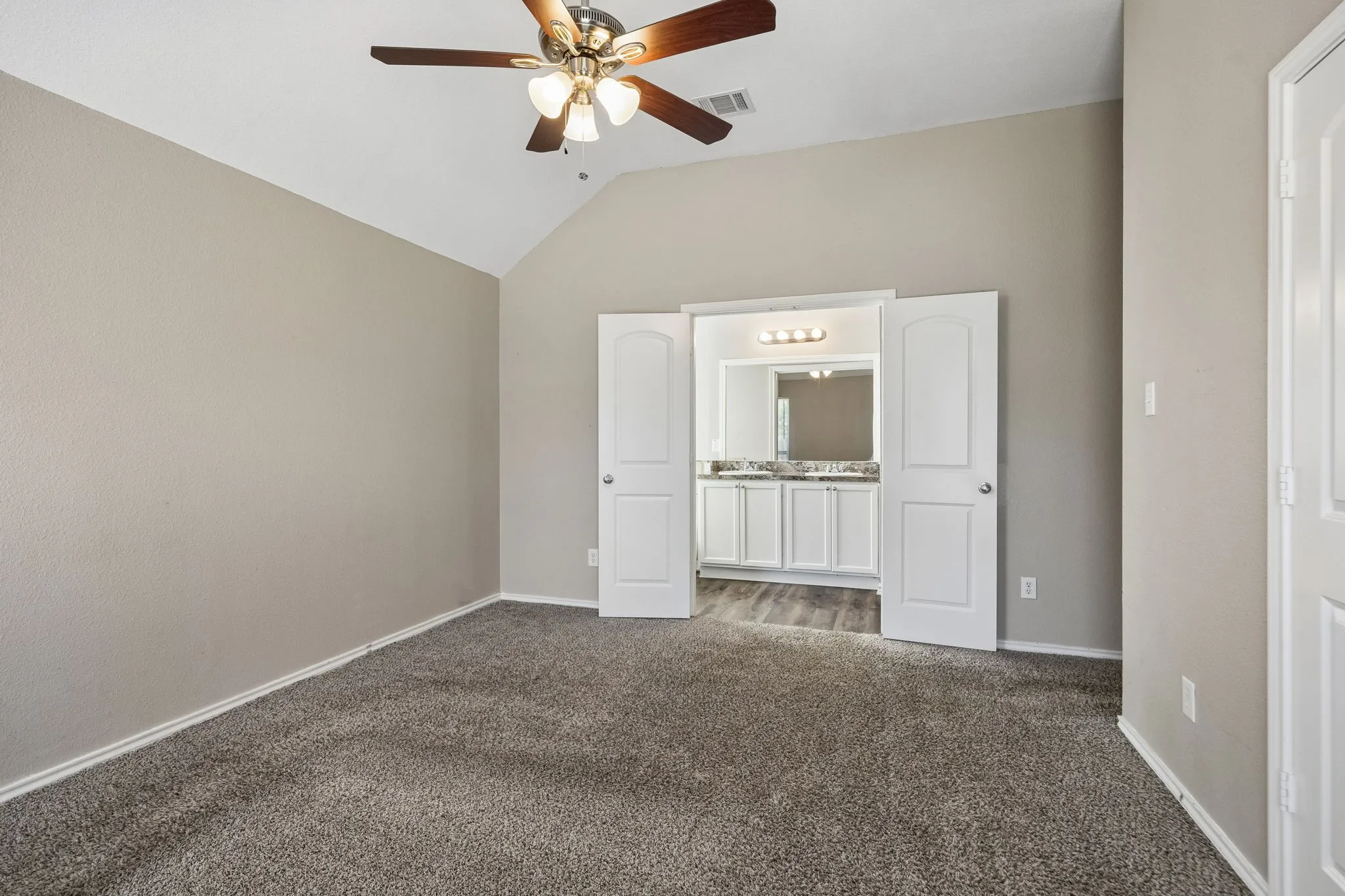 Single Family Residence For Sale in Ellis County , 217 Troy Lane, Red Oak, Texas 75154, 3 Bedroom, 2 Bathroom, 2 Garage spaces, 1,762 Sqft, built in 2013, mls#21344686, Real Estate Agent in Red Oak, Homes For Sale in Ellis county, Homes For Sale in Red Oak, Realtor in Red Oak Texas, Real Estate Brokerage Independent Realty Texas, Luminita Cordes Realtor