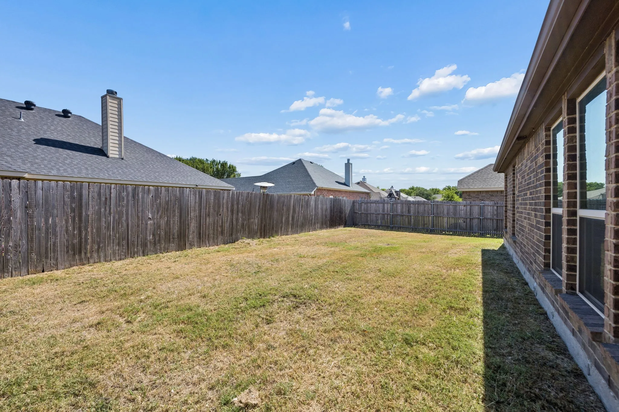 Single Family Residence For Sale in Ellis County , 217 Troy Lane, Red Oak, Texas 75154, 3 Bedroom, 2 Bathroom, 2 Garage spaces, 1,762 Sqft, built in 2013, mls#21344686, Real Estate Agent in Red Oak, Homes For Sale in Ellis county, Homes For Sale in Red Oak, Realtor in Red Oak Texas, Real Estate Brokerage Independent Realty Texas, Luminita Cordes Realtor