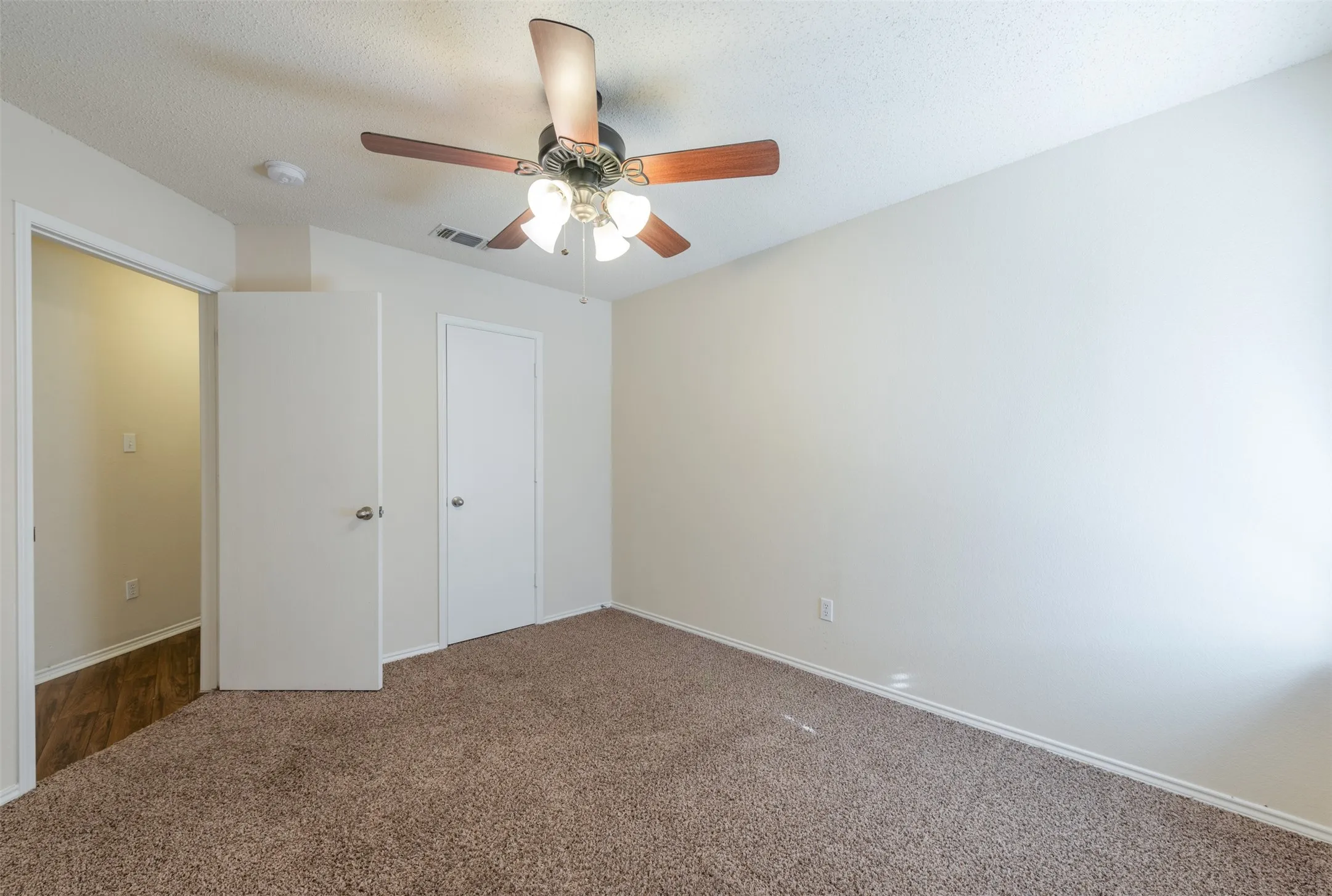 Single Family Residence For Rent in Parker County , 201 Whitestone Way, Weatherford, Texas 76085, 4 Bedroom, 2 Bathroom, 2 Garage spaces, 1,833 Sqft, built in 2002, mls#21344886, Real Estate Agent in Weatherford, Homes For Rent in Parker county, Homes For Rent in Weatherford, Realtor in Weatherford Texas, Real Estate Brokerage Independent Realty Texas, Luminita Cordes Realtor