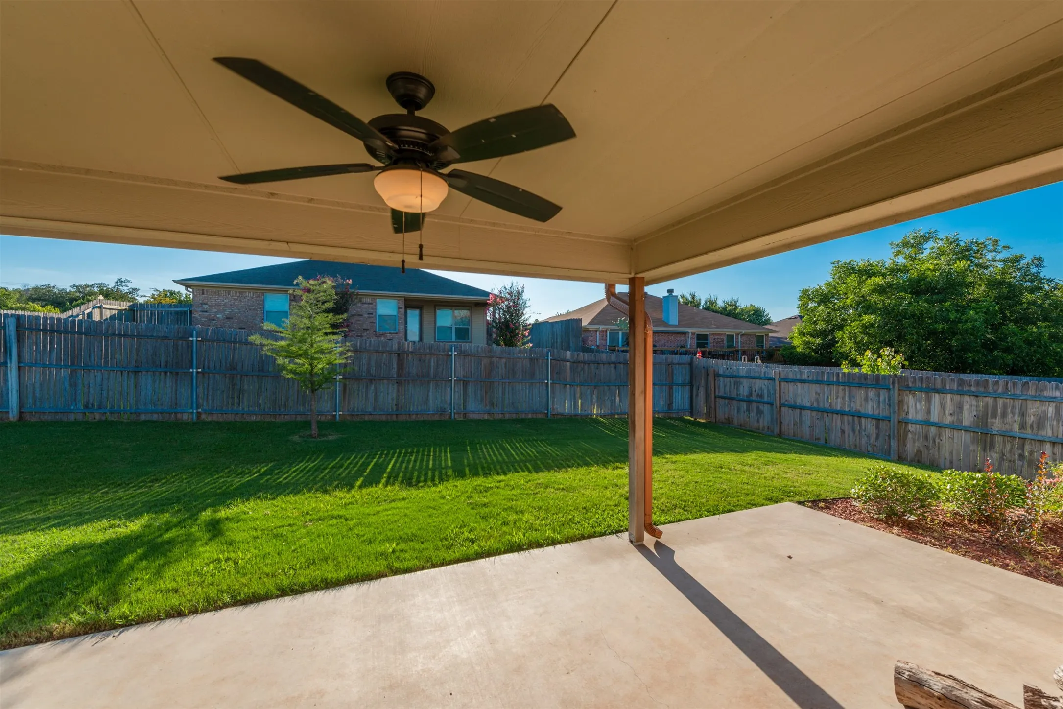 Single Family Residence For Rent in Parker County , 201 Whitestone Way, Weatherford, Texas 76085, 4 Bedroom, 2 Bathroom, 2 Garage spaces, 1,833 Sqft, built in 2002, mls#21344886, Real Estate Agent in Weatherford, Homes For Rent in Parker county, Homes For Rent in Weatherford, Realtor in Weatherford Texas, Real Estate Brokerage Independent Realty Texas, Luminita Cordes Realtor