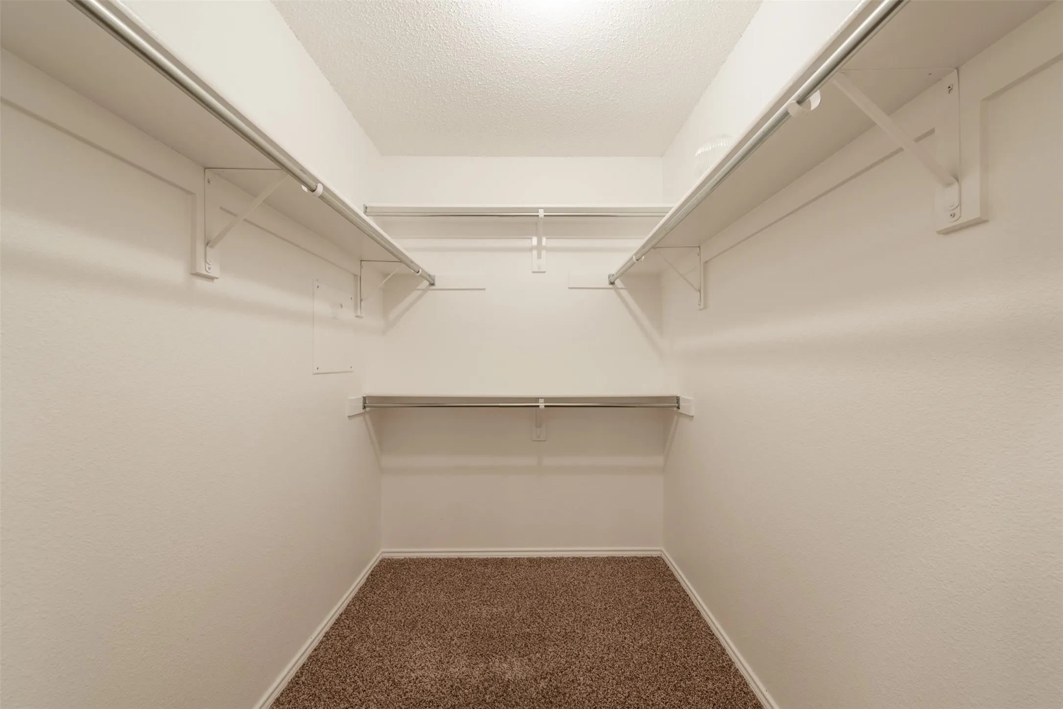 Single Family Residence For Rent in Parker County , 201 Whitestone Way, Weatherford, Texas 76085, 4 Bedroom, 2 Bathroom, 2 Garage spaces, 1,833 Sqft, built in 2002, mls#21344886, Real Estate Agent in Weatherford, Homes For Rent in Parker county, Homes For Rent in Weatherford, Realtor in Weatherford Texas, Real Estate Brokerage Independent Realty Texas, Luminita Cordes Realtor