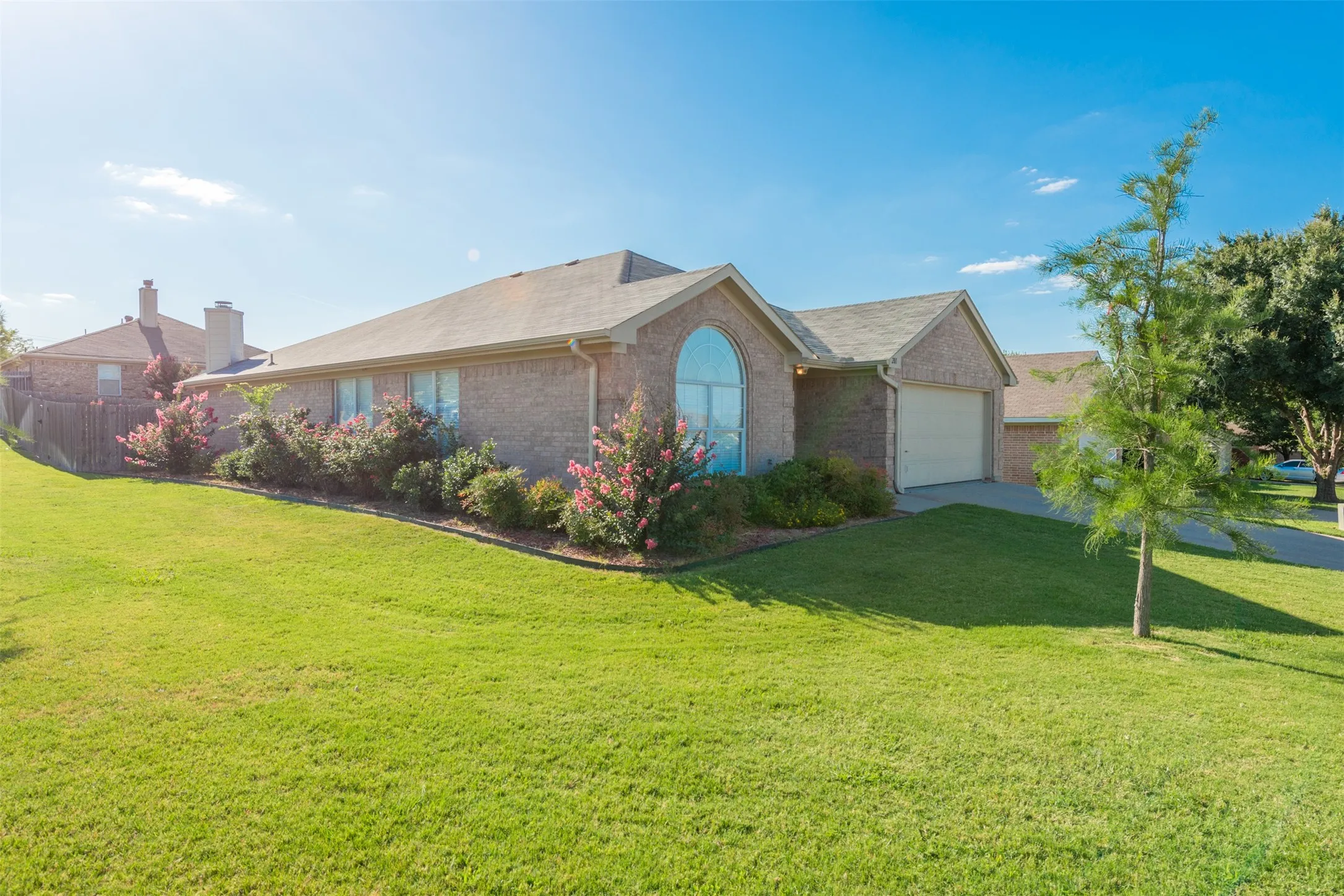 Single Family Residence For Rent in Parker County , 201 Whitestone Way, Weatherford, Texas 76085, 4 Bedroom, 2 Bathroom, 2 Garage spaces, 1,833 Sqft, built in 2002, mls#21344886, Real Estate Agent in Weatherford, Homes For Rent in Parker county, Homes For Rent in Weatherford, Realtor in Weatherford Texas, Real Estate Brokerage Independent Realty Texas, Luminita Cordes Realtor