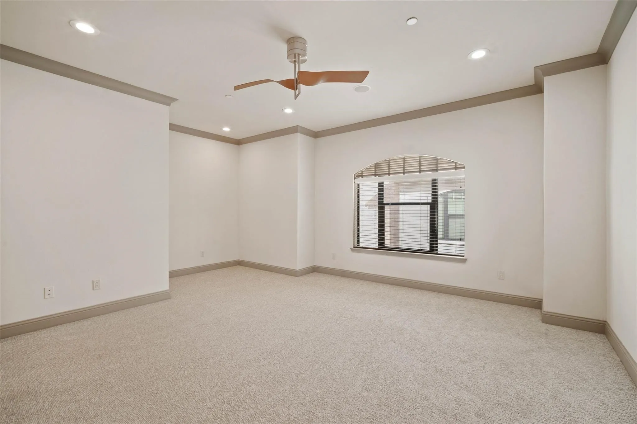 Townhouse For Rent in Dallas County , 3142 Ross Avenue 3, Dallas, Texas 75204, 3 Bedroom, 4 Bathroom, 2 Garage spaces, 2,030 Sqft, built in 2014, mls#21344873, Real Estate Agent in Dallas, Homes For Rent in Dallas county, Homes For Rent in Dallas, Realtor in Dallas Texas, Real Estate Brokerage Independent Realty Texas, Luminita Cordes Realtor