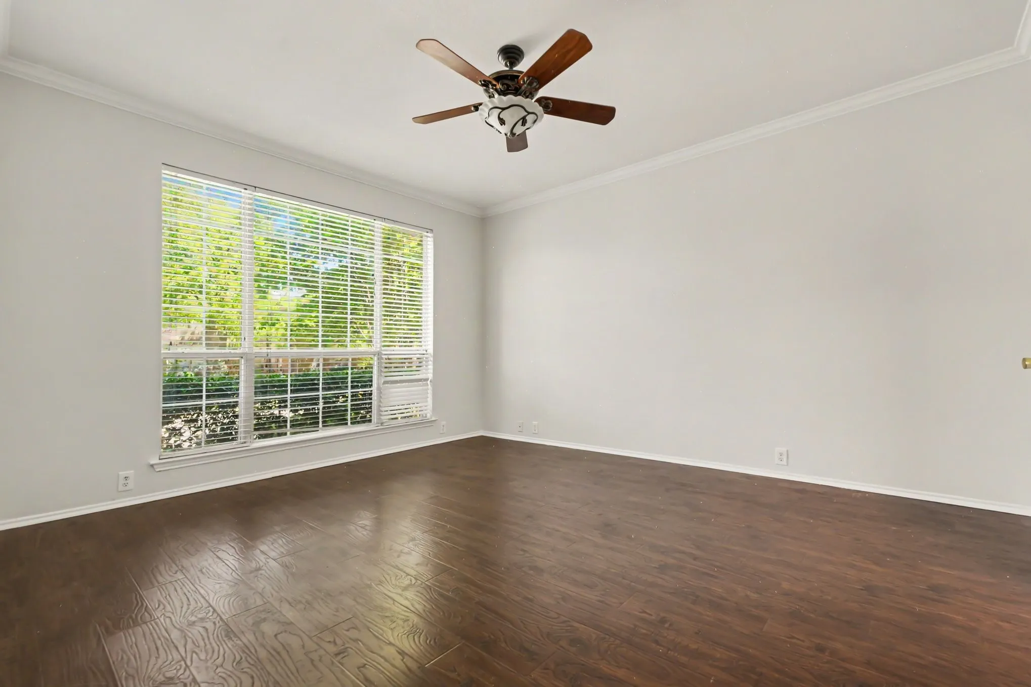 Single Family Residence For Sale in Collin County , 11427 Still Hollow Drive, Frisco, Texas 75035, 3 Bedroom, 3 Bathroom, 2 Garage spaces, 2,004 Sqft, built in 2001, mls#21344601, Real Estate Agent in Frisco, Homes For Sale in Collin county, Homes For Sale in Frisco, Realtor in Frisco Texas, Real Estate Brokerage Independent Realty Texas, Luminita Cordes Realtor