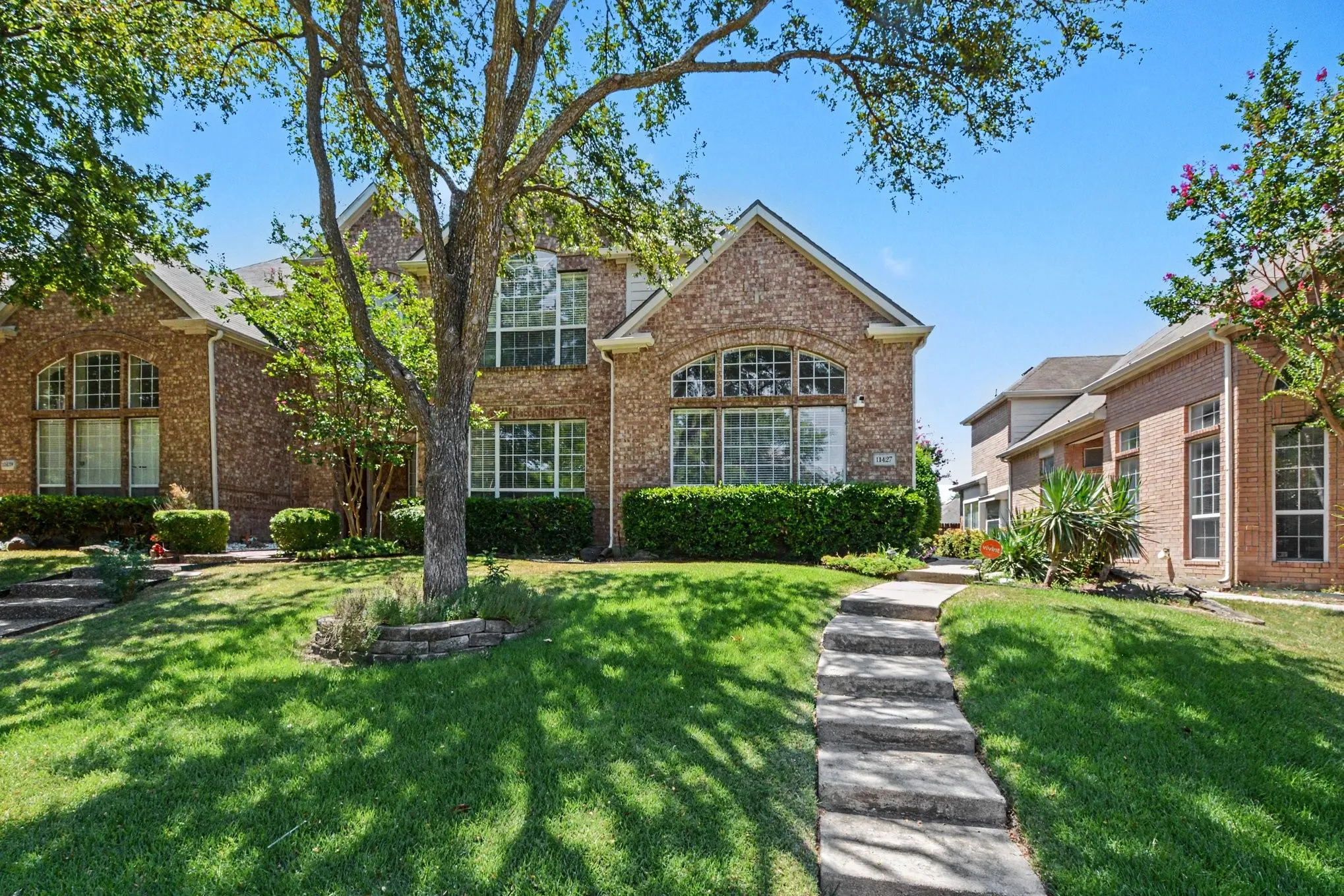 Single Family Residence For Sale in Collin County , 11427 Still Hollow Drive, Frisco, Texas 75035, 3 Bedroom, 3 Bathroom, 2 Garage spaces, 2,004 Sqft, built in 2001, mls#21344601, Real Estate Agent in Frisco, Homes For Sale in Collin county, Homes For Sale in Frisco, Realtor in Frisco Texas, Real Estate Brokerage Independent Realty Texas, Luminita Cordes Realtor