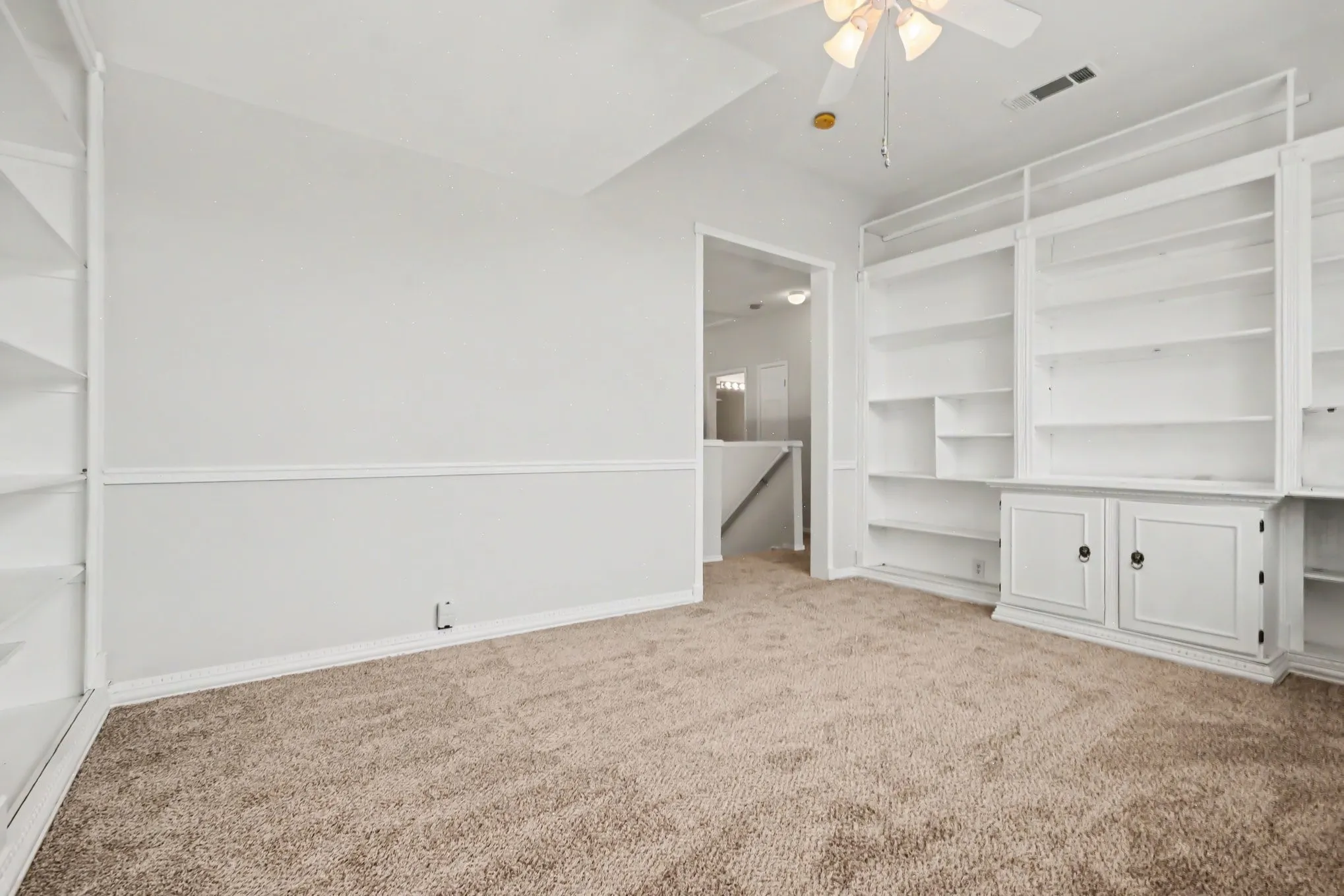 Single Family Residence For Sale in Collin County , 11427 Still Hollow Drive, Frisco, Texas 75035, 3 Bedroom, 3 Bathroom, 2 Garage spaces, 2,004 Sqft, built in 2001, mls#21344601, Real Estate Agent in Frisco, Homes For Sale in Collin county, Homes For Sale in Frisco, Realtor in Frisco Texas, Real Estate Brokerage Independent Realty Texas, Luminita Cordes Realtor