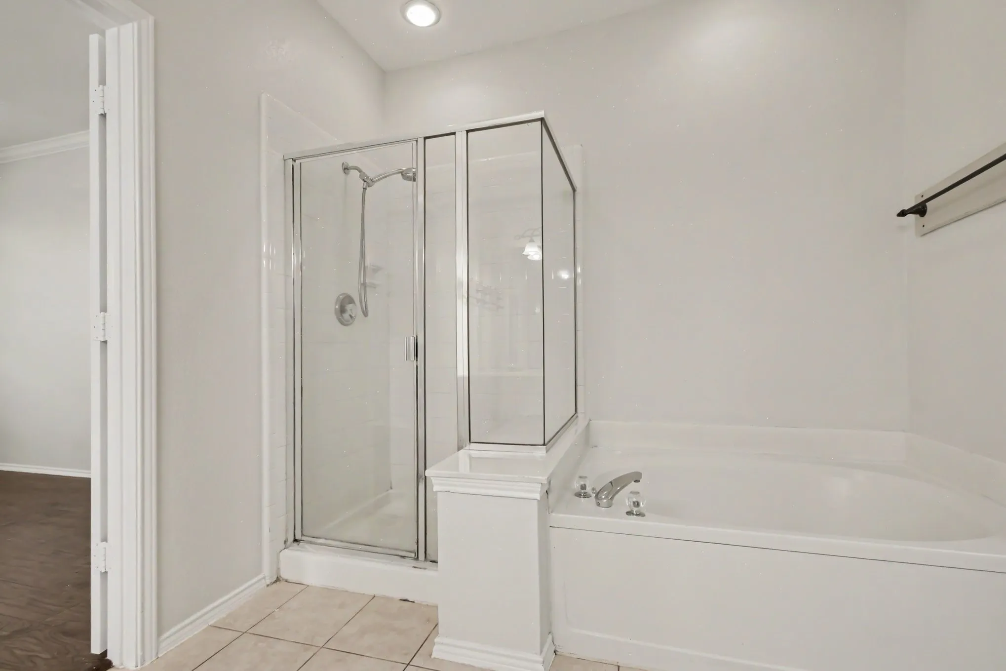 Single Family Residence For Sale in Collin County , 11427 Still Hollow Drive, Frisco, Texas 75035, 3 Bedroom, 3 Bathroom, 2 Garage spaces, 2,004 Sqft, built in 2001, mls#21344601, Real Estate Agent in Frisco, Homes For Sale in Collin county, Homes For Sale in Frisco, Realtor in Frisco Texas, Real Estate Brokerage Independent Realty Texas, Luminita Cordes Realtor