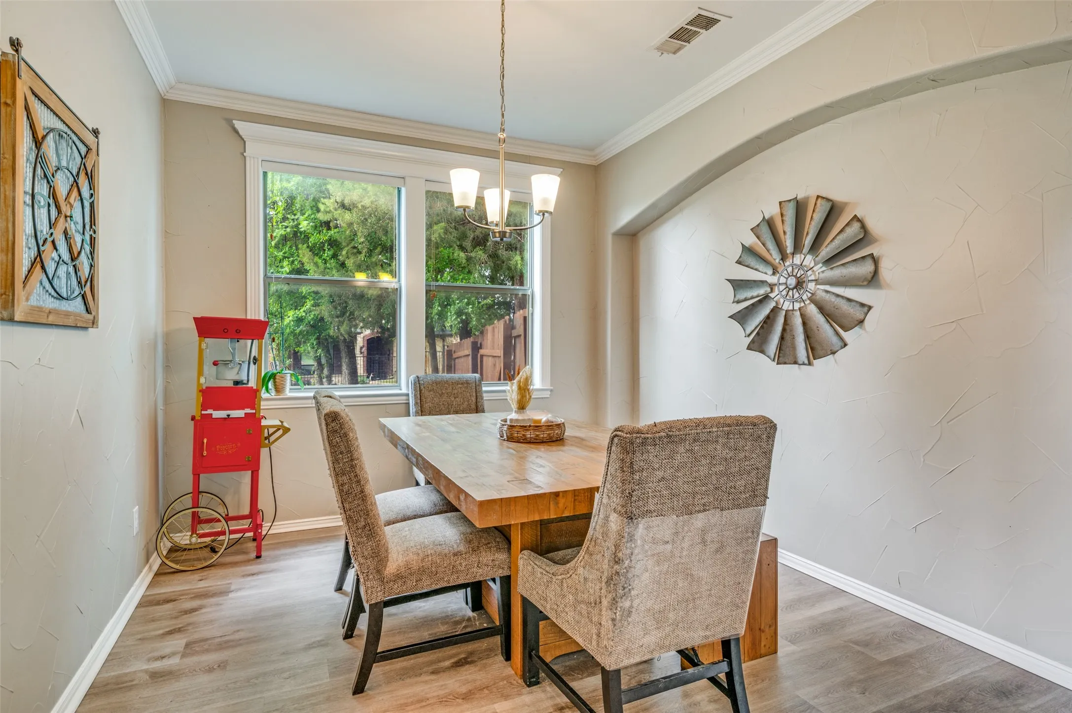 Single Family Residence For Sale in Denton County , 116 Lakehill Court, Hickory Creek, Texas 75065, 5 Bedroom, 3 Bathroom, 2 Garage spaces, 3,373 Sqft, built in 2004, mls#21344727, Real Estate Agent in Hickory Creek, Homes For Sale in Denton county, Homes For Sale in Hickory Creek, Realtor in Hickory Creek Texas, Real Estate Brokerage Independent Realty Texas, Luminita Cordes Realtor
