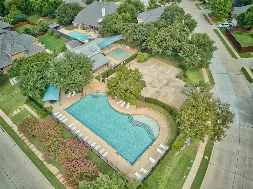 Neighborhood pool with separate kiddie pool