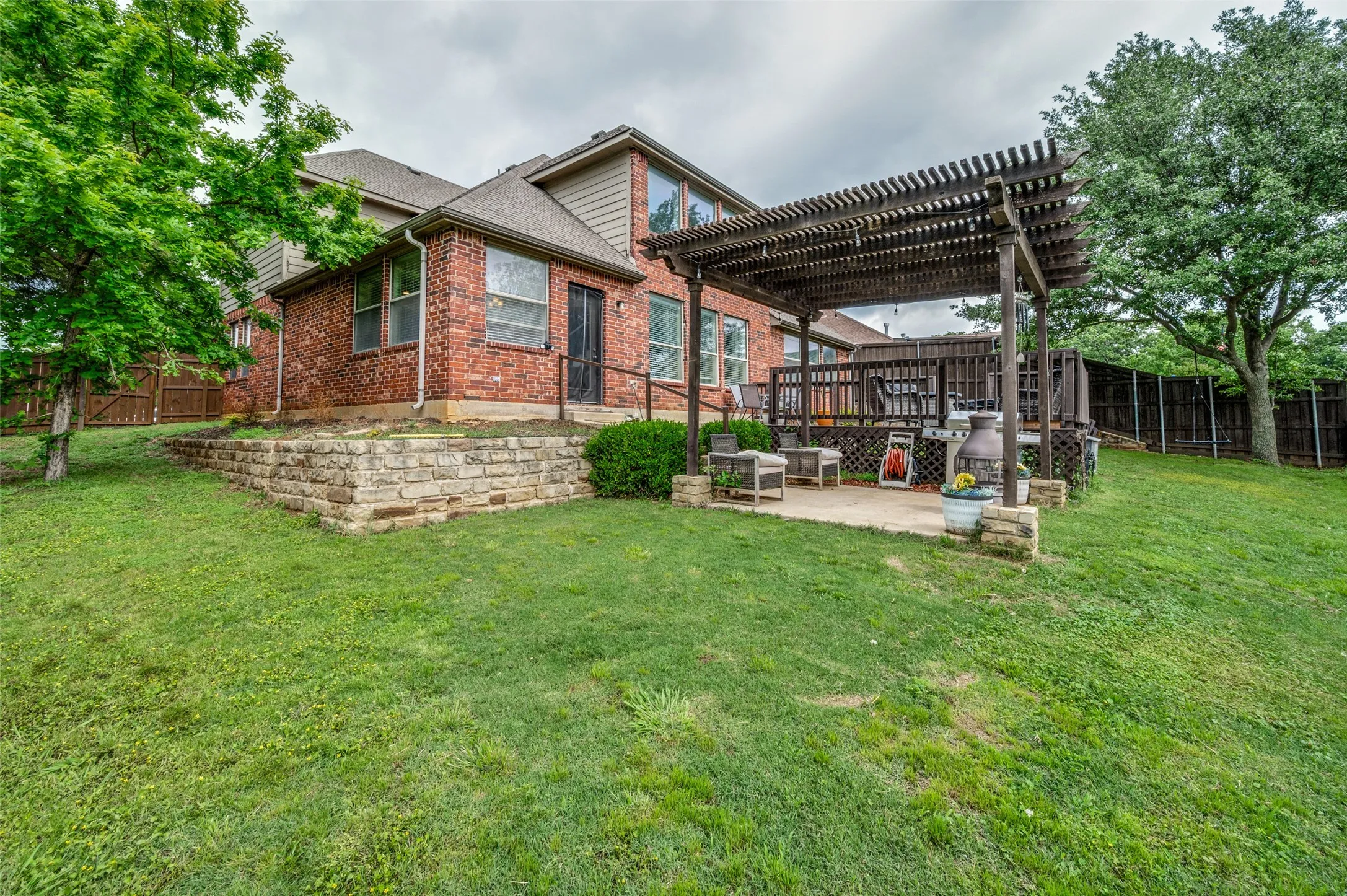 Single Family Residence For Sale in Denton County , 116 Lakehill Court, Hickory Creek, Texas 75065, 5 Bedroom, 3 Bathroom, 2 Garage spaces, 3,373 Sqft, built in 2004, mls#21344727, Real Estate Agent in Hickory Creek, Homes For Sale in Denton county, Homes For Sale in Hickory Creek, Realtor in Hickory Creek Texas, Real Estate Brokerage Independent Realty Texas, Luminita Cordes Realtor
