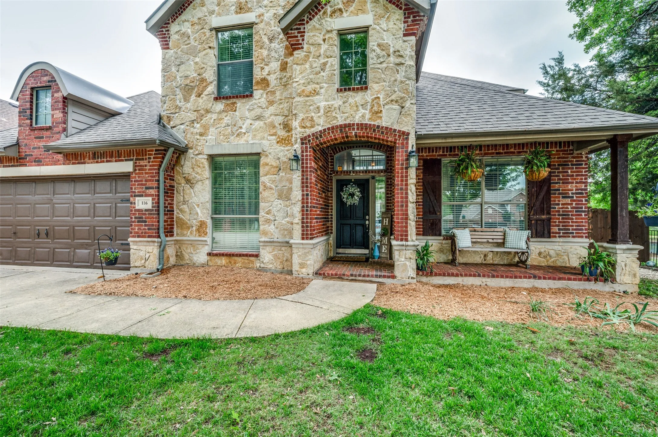 Single Family Residence For Sale in Denton County , 116 Lakehill Court, Hickory Creek, Texas 75065, 5 Bedroom, 3 Bathroom, 2 Garage spaces, 3,373 Sqft, built in 2004, mls#21344727, Real Estate Agent in Hickory Creek, Homes For Sale in Denton county, Homes For Sale in Hickory Creek, Realtor in Hickory Creek Texas, Real Estate Brokerage Independent Realty Texas, Luminita Cordes Realtor