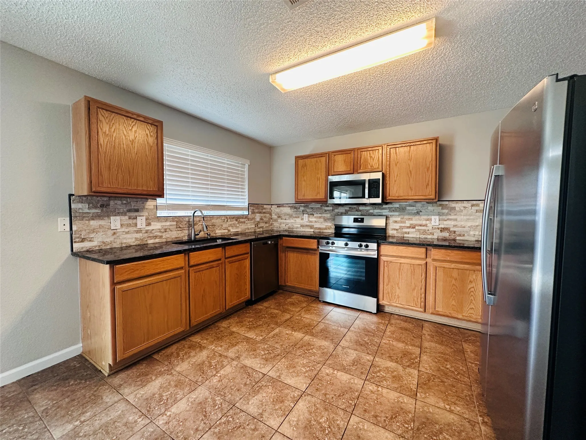 Single Family Residence For Sale in Tarrant County , 8600 Hawkview Drive, Fort Worth, Texas 76179, 3 Bedroom, 2 Bathroom, 2 Garage spaces, 1,637 Sqft, built in 2006, mls#21344563, Real Estate Agent in Fort Worth, Homes For Sale in Tarrant county, Homes For Sale in Fort Worth, Realtor in Fort Worth Texas, Real Estate Brokerage Independent Realty Texas, Luminita Cordes Realtor