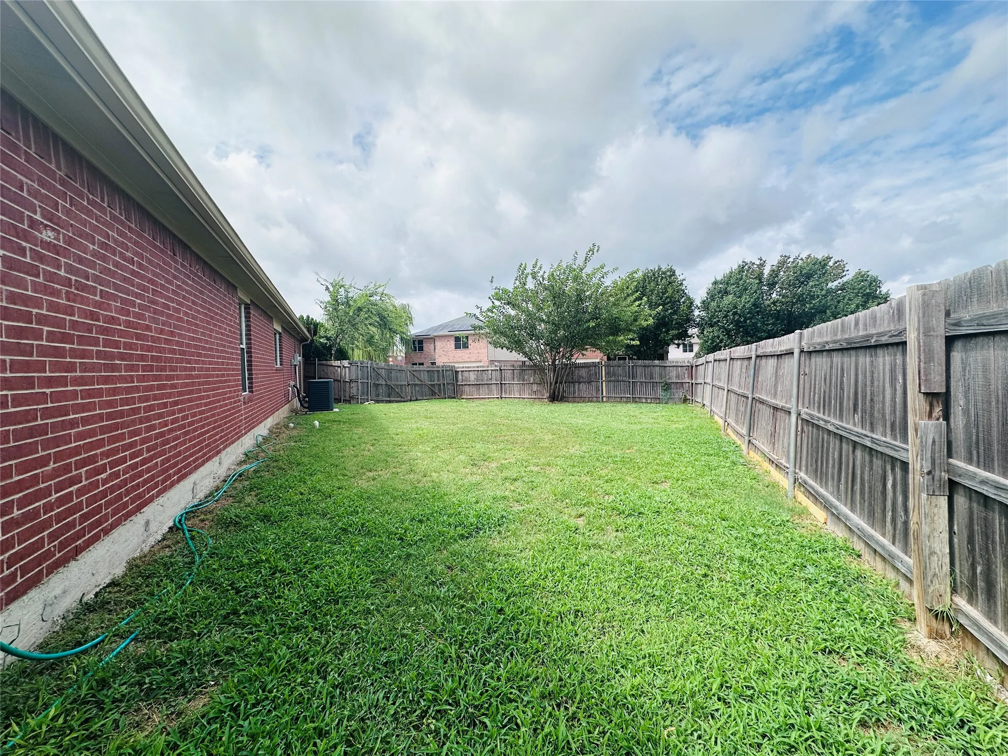 Single Family Residence For Sale in Tarrant County , 8600 Hawkview Drive, Fort Worth, Texas 76179, 3 Bedroom, 2 Bathroom, 2 Garage spaces, 1,637 Sqft, built in 2006, mls#21344563, Real Estate Agent in Fort Worth, Homes For Sale in Tarrant county, Homes For Sale in Fort Worth, Realtor in Fort Worth Texas, Real Estate Brokerage Independent Realty Texas, Luminita Cordes Realtor