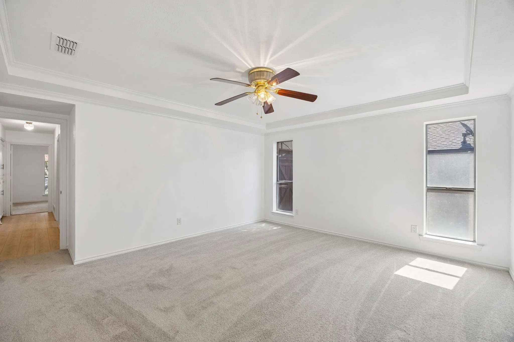 Single Family Residence For Sale in Dallas County , 10014 Hickory Crossing, Dallas, Texas 75243, 4 Bedroom, 3 Bathroom, 2 Garage spaces, 2,821 Sqft, built in 1980, mls#21341065, Real Estate Agent in Dallas, Homes For Sale in Dallas county, Homes For Sale in Dallas, Realtor in Dallas Texas, Real Estate Brokerage Independent Realty Texas, Luminita Cordes Realtor