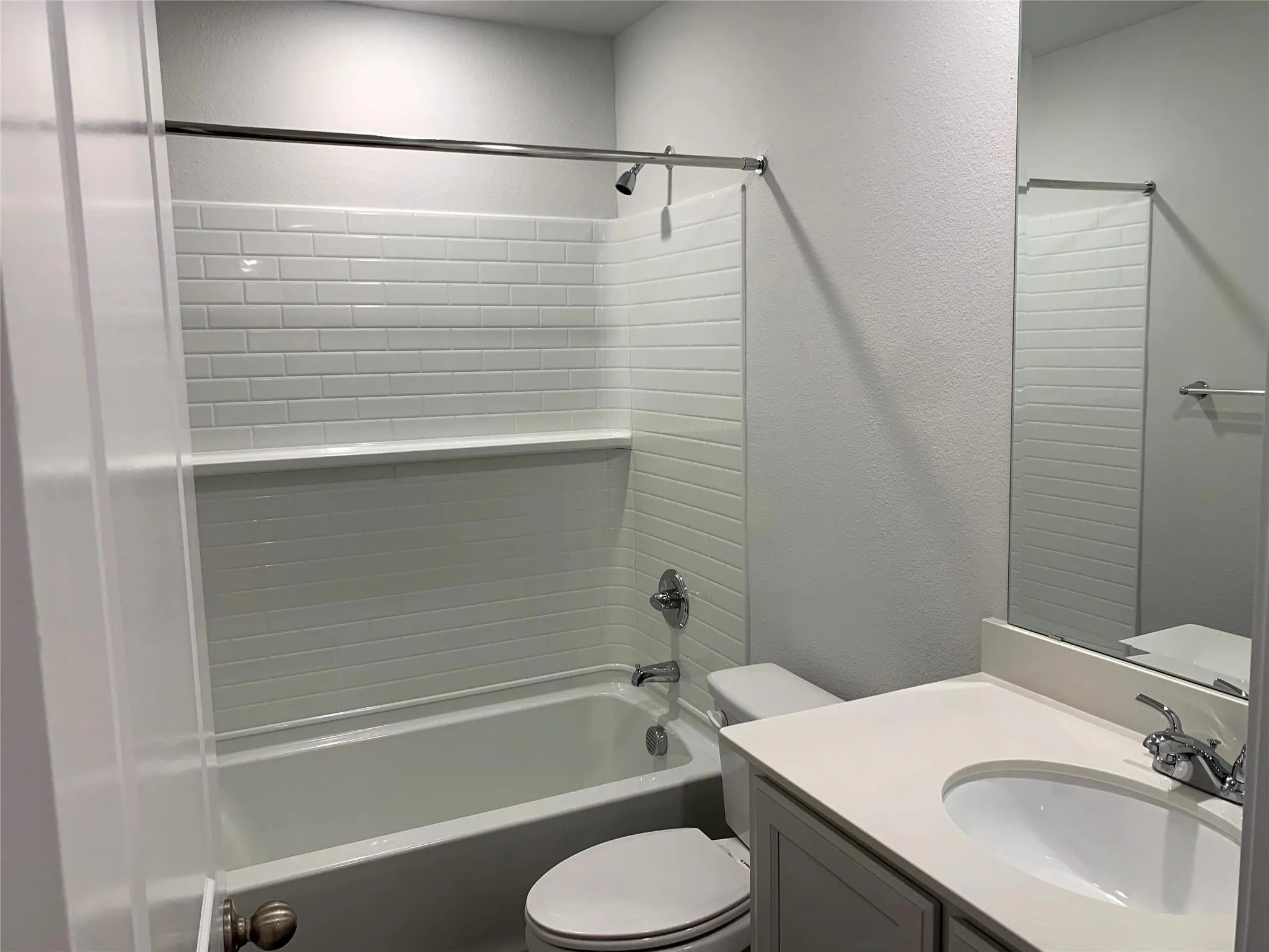 Townhouse For Rent in Tarrant County , 407 Milverton Drive, Fort Worth, Texas 76036, 3 Bedroom, 3 Bathroom, 2 Garage spaces, 1,786 Sqft, built in 2020, mls#21344904, Real Estate Agent in Fort Worth, Homes For Rent in Tarrant county, Homes For Rent in Fort Worth, Realtor in Fort Worth Texas, Real Estate Brokerage Independent Realty Texas, Luminita Cordes Realtor