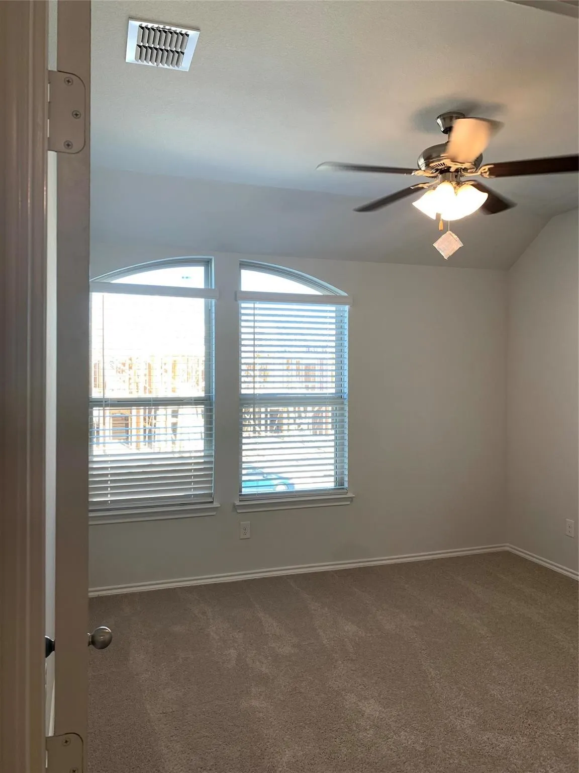Townhouse For Rent in Tarrant County , 407 Milverton Drive, Fort Worth, Texas 76036, 3 Bedroom, 3 Bathroom, 2 Garage spaces, 1,786 Sqft, built in 2020, mls#21344904, Real Estate Agent in Fort Worth, Homes For Rent in Tarrant county, Homes For Rent in Fort Worth, Realtor in Fort Worth Texas, Real Estate Brokerage Independent Realty Texas, Luminita Cordes Realtor