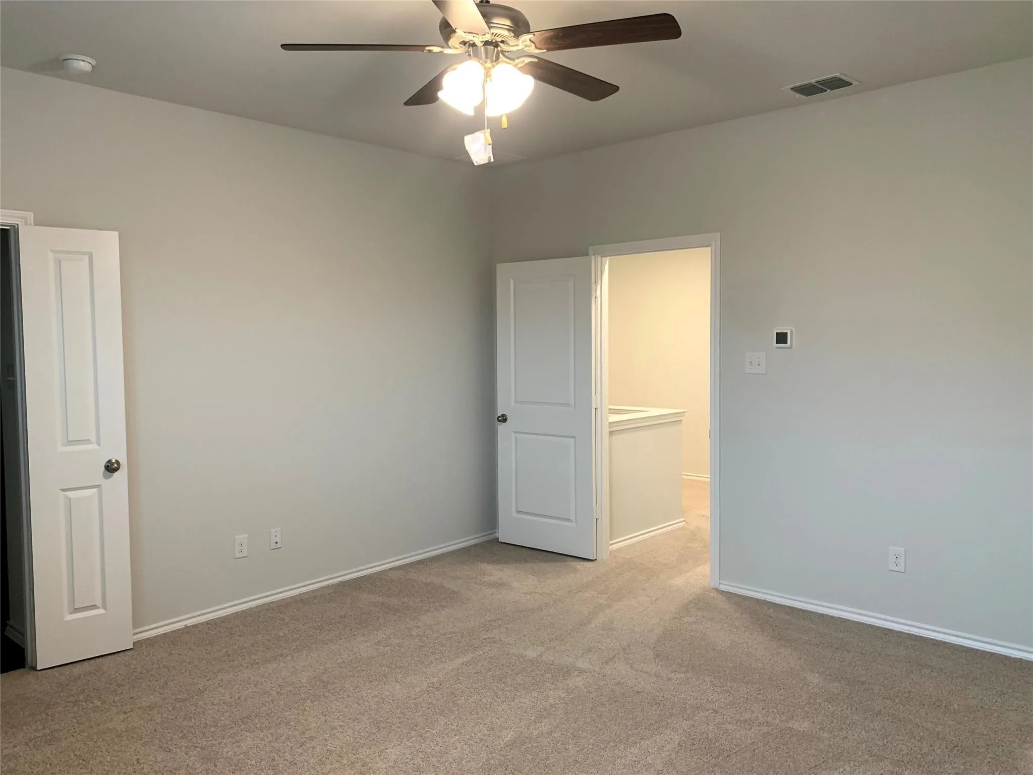 Townhouse For Rent in Tarrant County , 407 Milverton Drive, Fort Worth, Texas 76036, 3 Bedroom, 3 Bathroom, 2 Garage spaces, 1,786 Sqft, built in 2020, mls#21344904, Real Estate Agent in Fort Worth, Homes For Rent in Tarrant county, Homes For Rent in Fort Worth, Realtor in Fort Worth Texas, Real Estate Brokerage Independent Realty Texas, Luminita Cordes Realtor