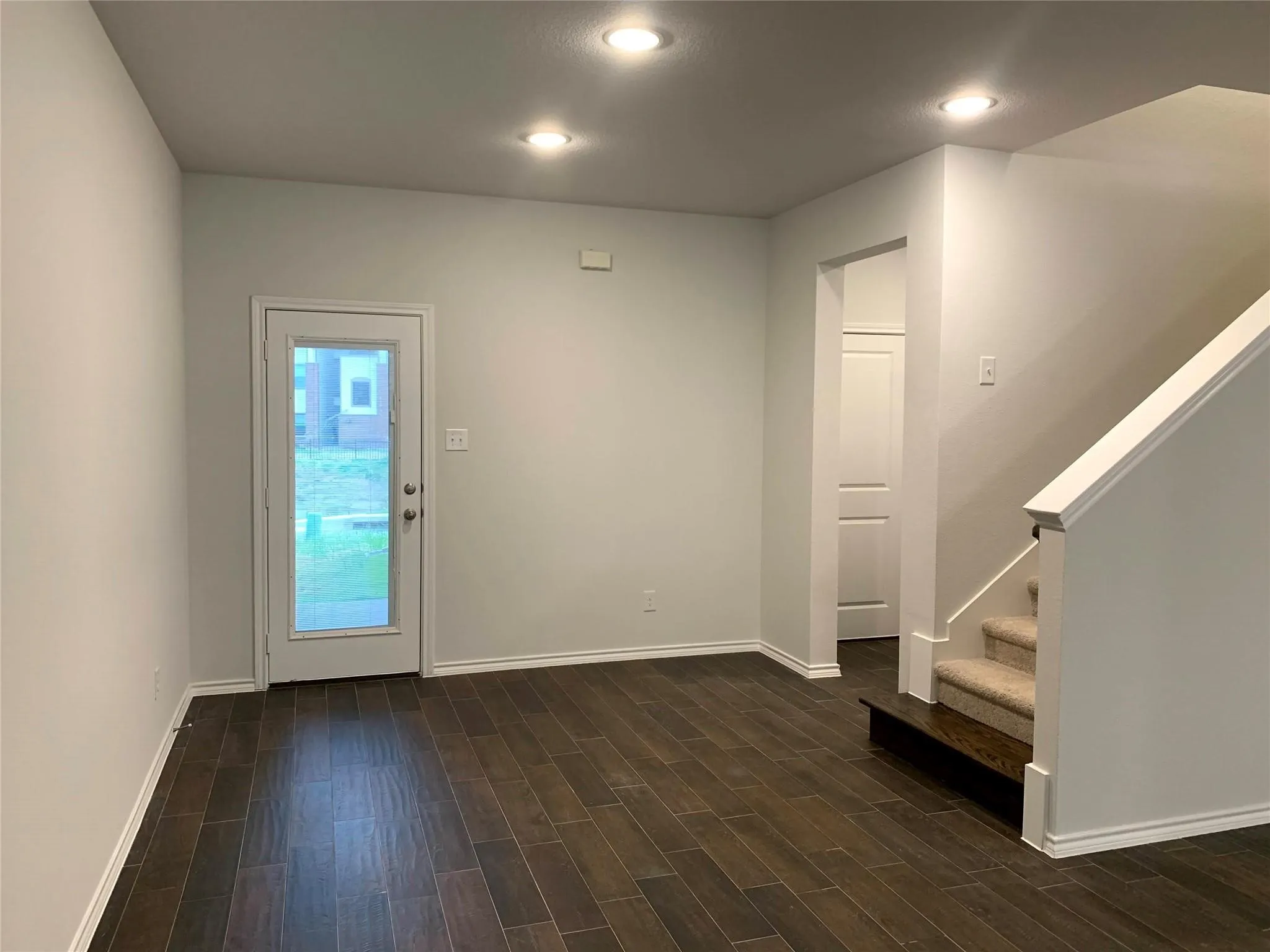 Townhouse For Rent in Tarrant County , 407 Milverton Drive, Fort Worth, Texas 76036, 3 Bedroom, 3 Bathroom, 2 Garage spaces, 1,786 Sqft, built in 2020, mls#21344904, Real Estate Agent in Fort Worth, Homes For Rent in Tarrant county, Homes For Rent in Fort Worth, Realtor in Fort Worth Texas, Real Estate Brokerage Independent Realty Texas, Luminita Cordes Realtor