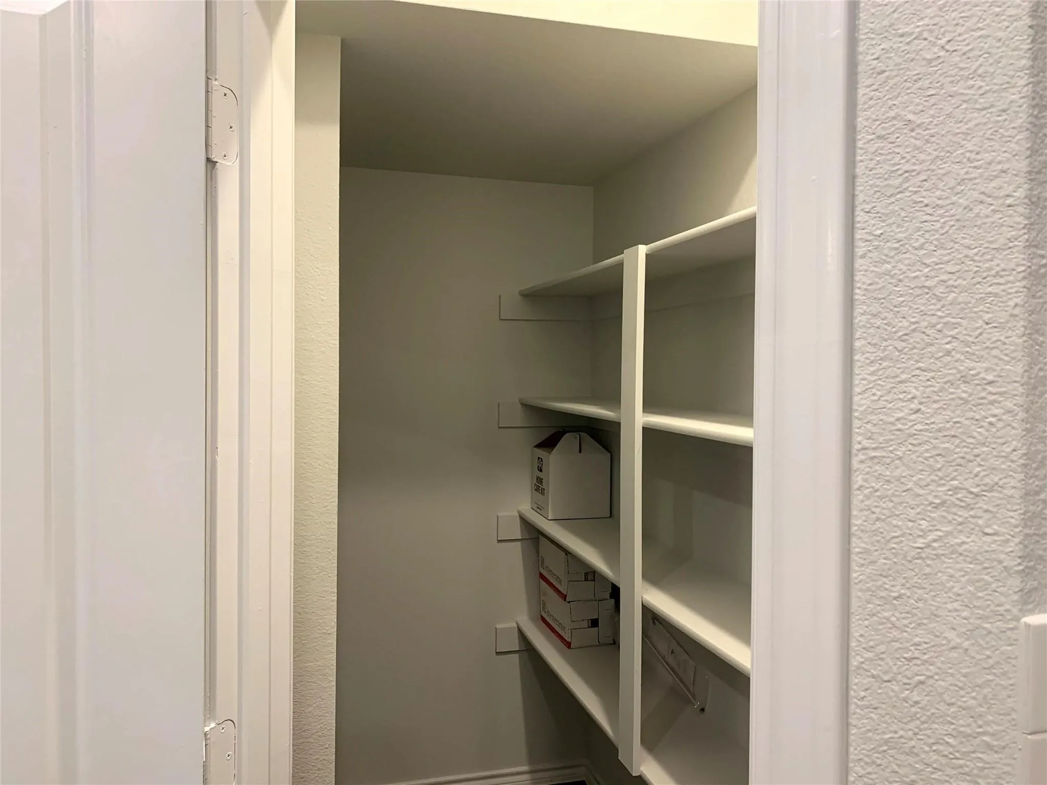 Townhouse For Rent in Tarrant County , 407 Milverton Drive, Fort Worth, Texas 76036, 3 Bedroom, 3 Bathroom, 2 Garage spaces, 1,786 Sqft, built in 2020, mls#21344904, Real Estate Agent in Fort Worth, Homes For Rent in Tarrant county, Homes For Rent in Fort Worth, Realtor in Fort Worth Texas, Real Estate Brokerage Independent Realty Texas, Luminita Cordes Realtor