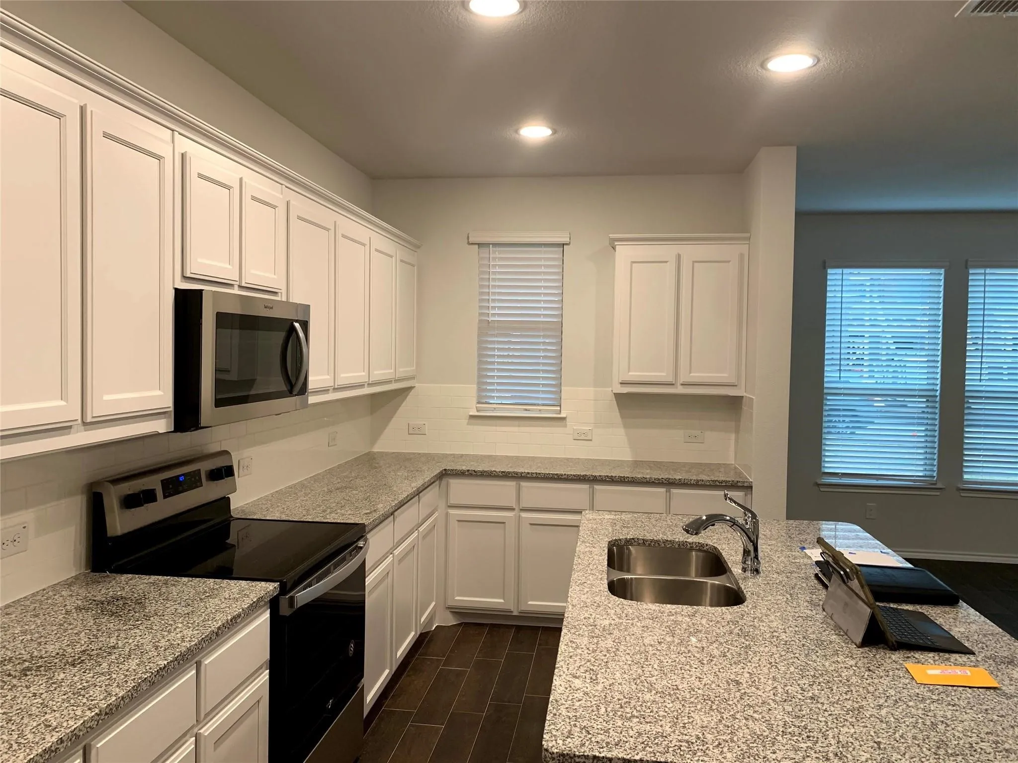 Townhouse For Rent in Tarrant County , 407 Milverton Drive, Fort Worth, Texas 76036, 3 Bedroom, 3 Bathroom, 2 Garage spaces, 1,786 Sqft, built in 2020, mls#21344904, Real Estate Agent in Fort Worth, Homes For Rent in Tarrant county, Homes For Rent in Fort Worth, Realtor in Fort Worth Texas, Real Estate Brokerage Independent Realty Texas, Luminita Cordes Realtor