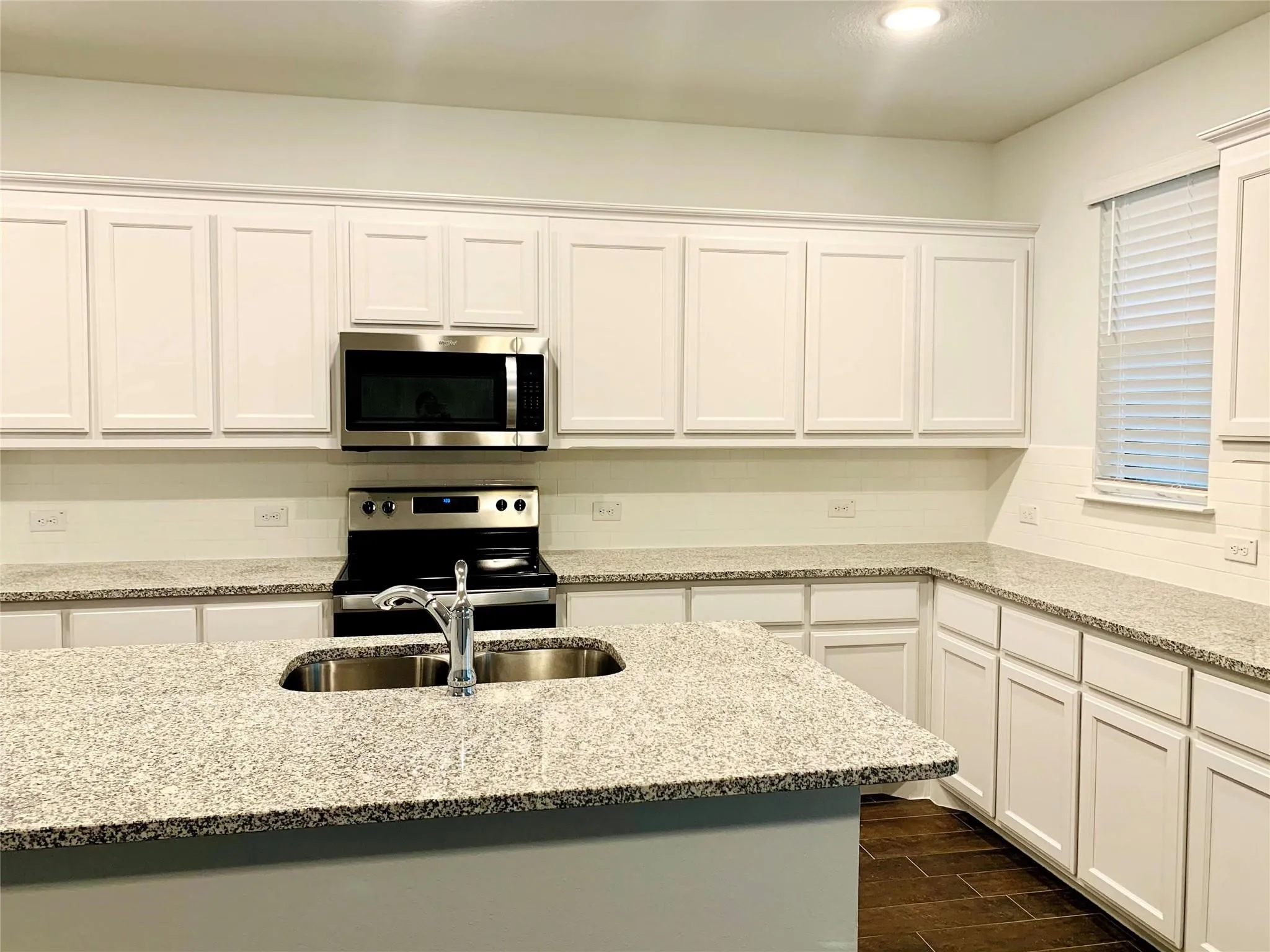 Townhouse For Rent in Tarrant County , 407 Milverton Drive, Fort Worth, Texas 76036, 3 Bedroom, 3 Bathroom, 2 Garage spaces, 1,786 Sqft, built in 2020, mls#21344904, Real Estate Agent in Fort Worth, Homes For Rent in Tarrant county, Homes For Rent in Fort Worth, Realtor in Fort Worth Texas, Real Estate Brokerage Independent Realty Texas, Luminita Cordes Realtor