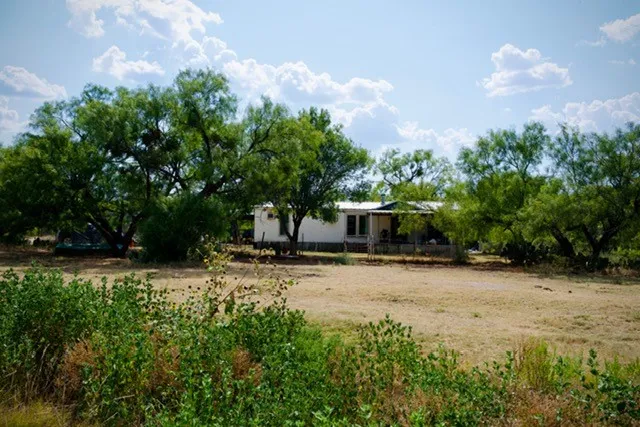 Mobile Home For Sale in Young County , 345 Butler Loop, Graham, Texas 76450, 3 Bedroom, 2 Bathroom, Garage spaces, 1,488 Sqft, built in 1980, mls#21344907, Real Estate Agent in Graham, Homes For Sale in Young county, Homes For Sale in Graham, Realtor in Graham Texas, Real Estate Brokerage Independent Realty Texas, Luminita Cordes Realtor
