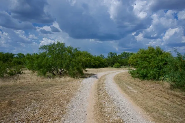 Mobile Home For Sale in Young County , 345 Butler Loop, Graham, Texas 76450, 3 Bedroom, 2 Bathroom, Garage spaces, 1,488 Sqft, built in 1980, mls#21344907, Real Estate Agent in Graham, Homes For Sale in Young county, Homes For Sale in Graham, Realtor in Graham Texas, Real Estate Brokerage Independent Realty Texas, Luminita Cordes Realtor