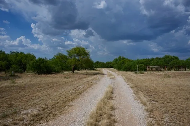 Mobile Home For Sale in Young County , 345 Butler Loop, Graham, Texas 76450, 3 Bedroom, 2 Bathroom, Garage spaces, 1,488 Sqft, built in 1980, mls#21344907, Real Estate Agent in Graham, Homes For Sale in Young county, Homes For Sale in Graham, Realtor in Graham Texas, Real Estate Brokerage Independent Realty Texas, Luminita Cordes Realtor