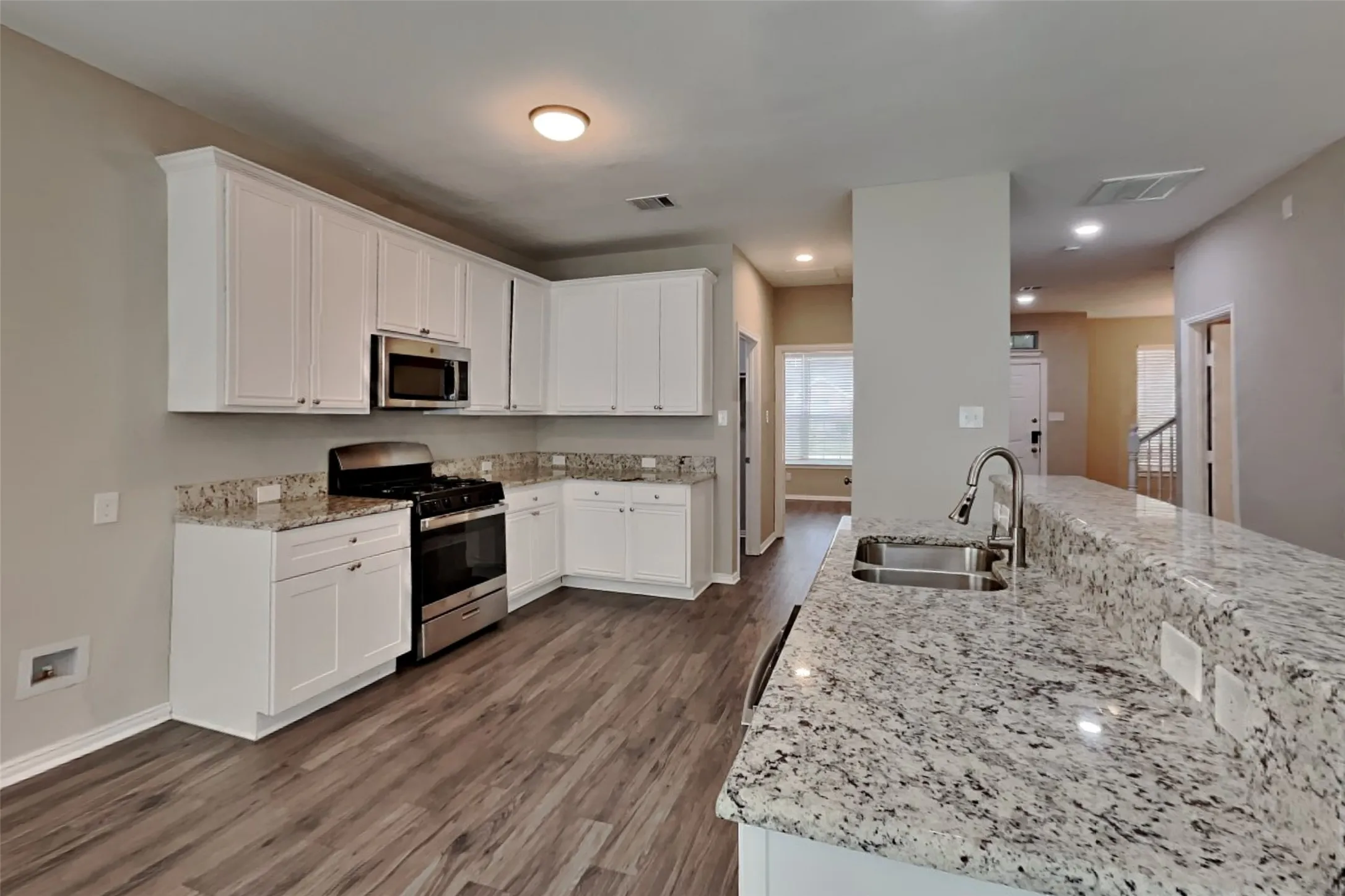Single Family Residence For Rent in Tarrant County , 106 Rock Meadow Trail, Mansfield, Texas 76063, 4 Bedroom, 3 Bathroom, 2 Garage spaces, 2,835 Sqft, built in 2002, mls#21344900, Real Estate Agent in Mansfield, Homes For Rent in Tarrant county, Homes For Rent in Mansfield, Realtor in Mansfield Texas, Real Estate Brokerage Independent Realty Texas, Luminita Cordes Realtor