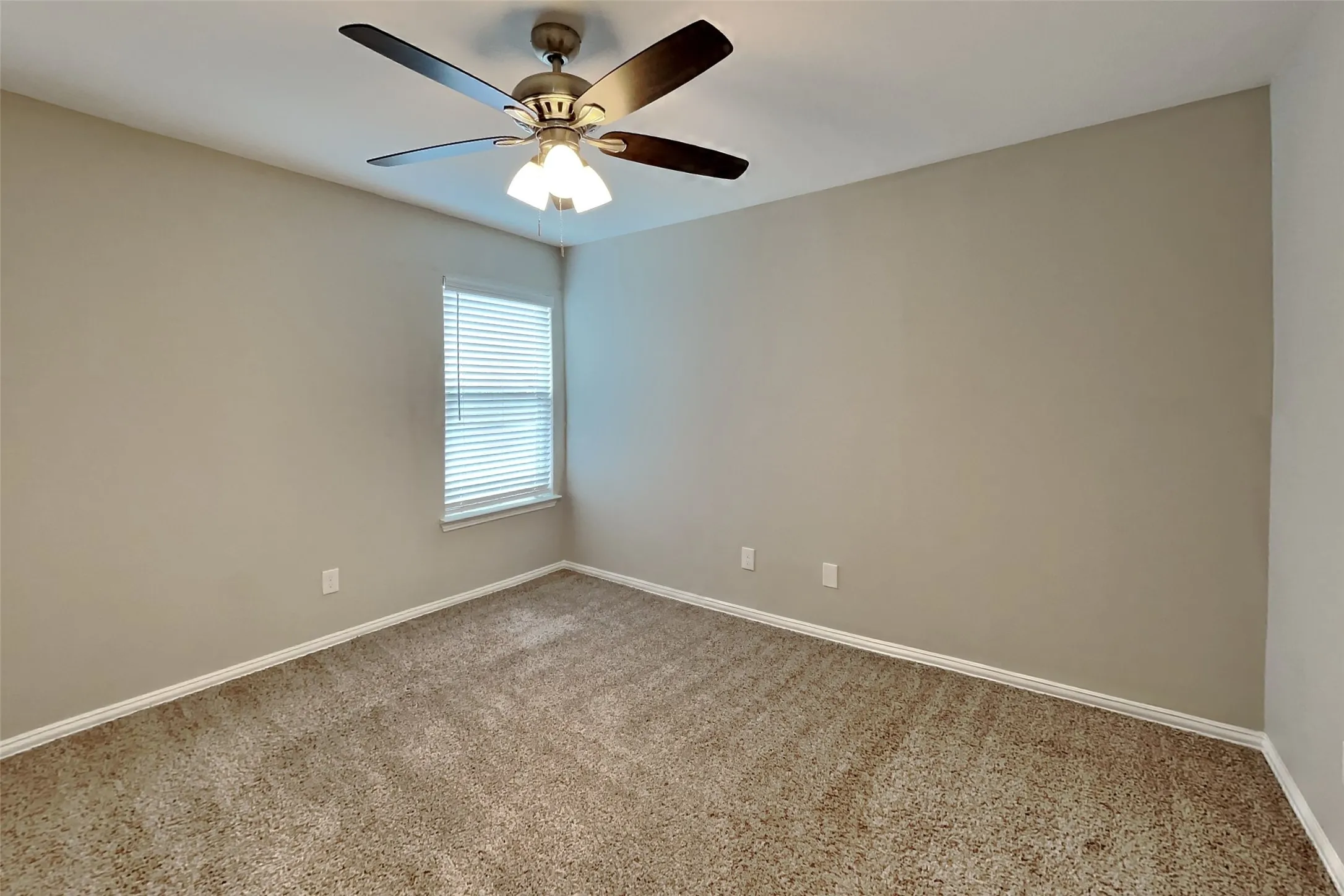 Single Family Residence For Rent in Tarrant County , 106 Rock Meadow Trail, Mansfield, Texas 76063, 4 Bedroom, 3 Bathroom, 2 Garage spaces, 2,835 Sqft, built in 2002, mls#21344900, Real Estate Agent in Mansfield, Homes For Rent in Tarrant county, Homes For Rent in Mansfield, Realtor in Mansfield Texas, Real Estate Brokerage Independent Realty Texas, Luminita Cordes Realtor
