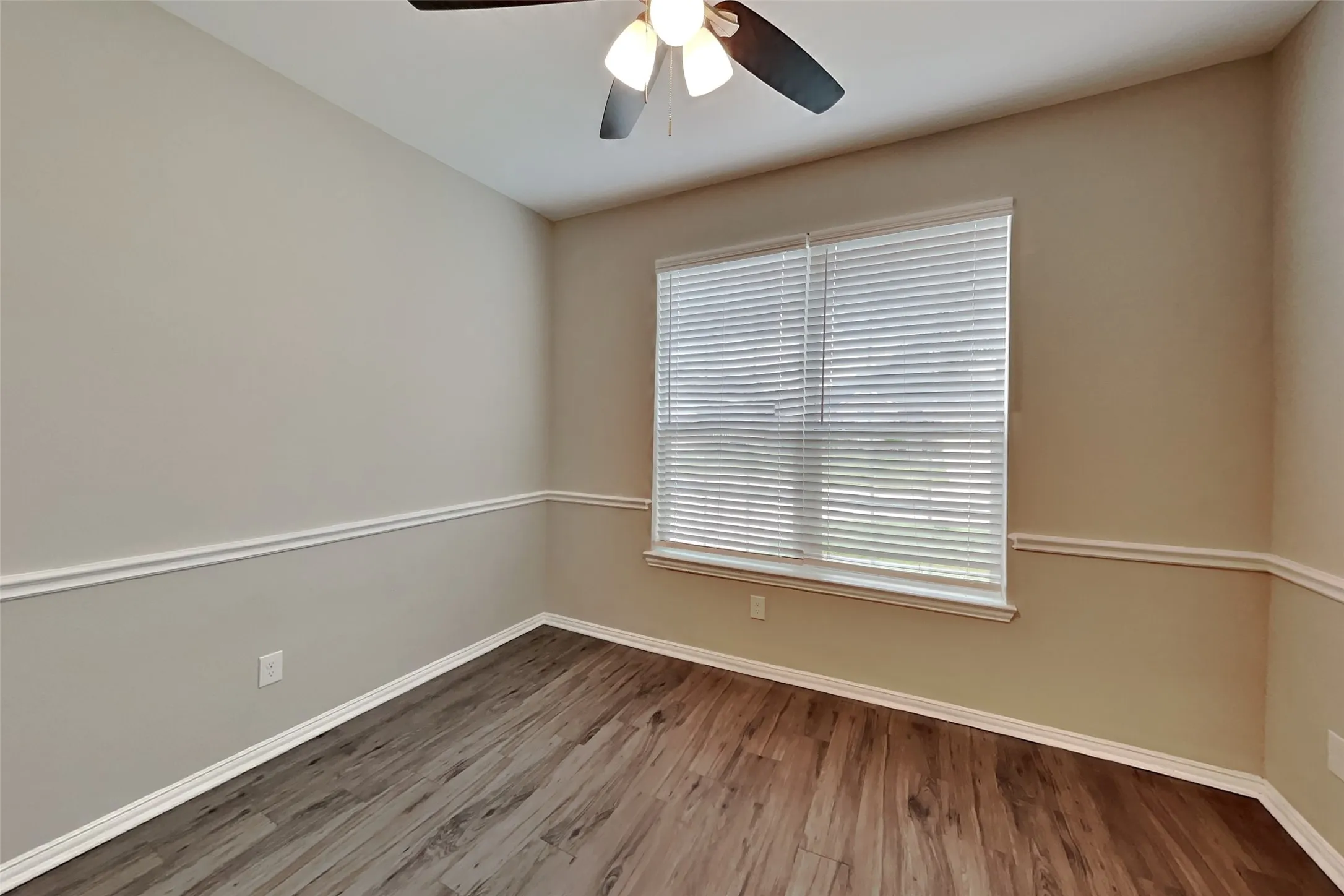 Single Family Residence For Rent in Tarrant County , 106 Rock Meadow Trail, Mansfield, Texas 76063, 4 Bedroom, 3 Bathroom, 2 Garage spaces, 2,835 Sqft, built in 2002, mls#21344900, Real Estate Agent in Mansfield, Homes For Rent in Tarrant county, Homes For Rent in Mansfield, Realtor in Mansfield Texas, Real Estate Brokerage Independent Realty Texas, Luminita Cordes Realtor