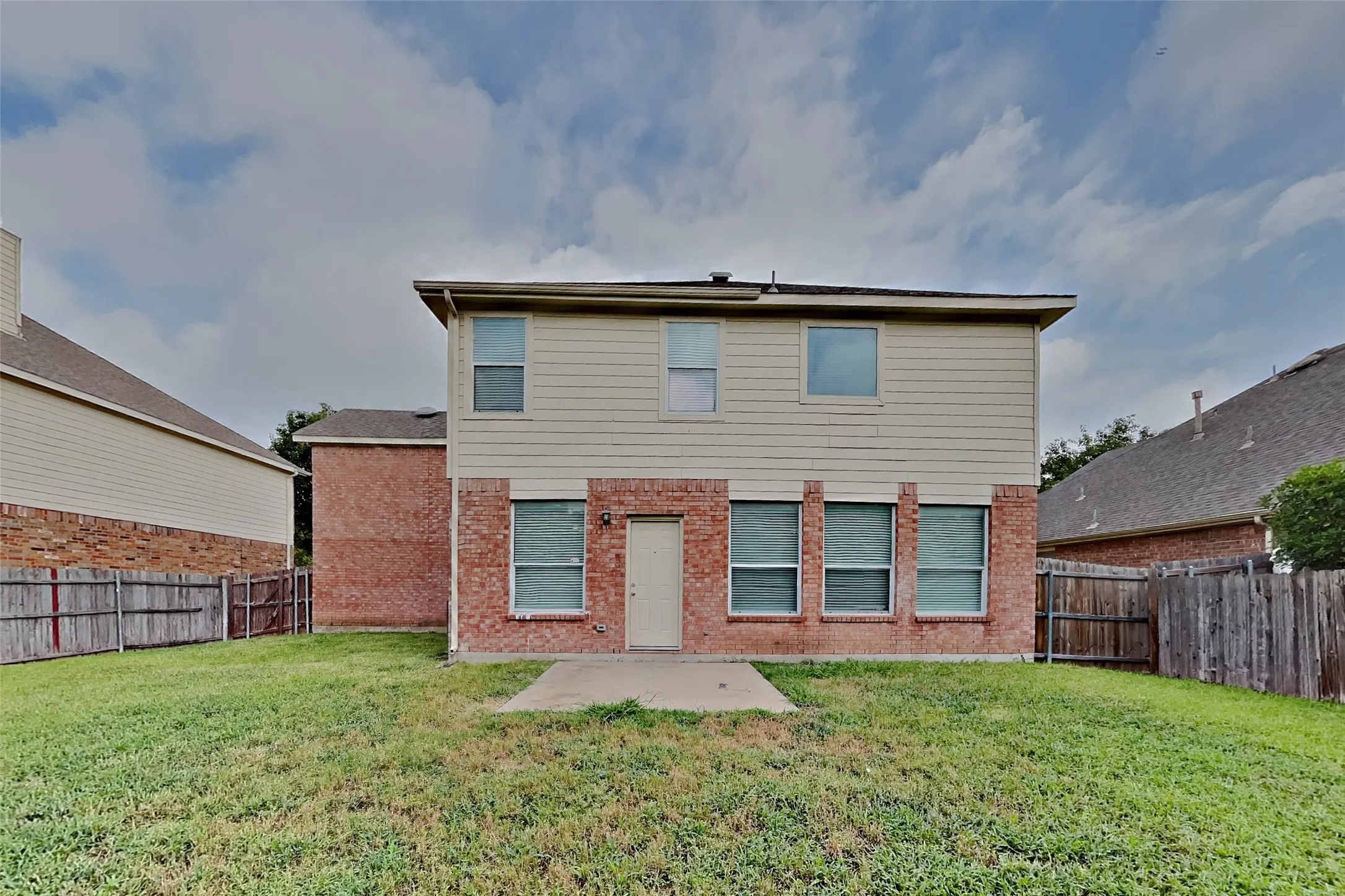 Single Family Residence For Rent in Tarrant County , 106 Rock Meadow Trail, Mansfield, Texas 76063, 4 Bedroom, 3 Bathroom, 2 Garage spaces, 2,835 Sqft, built in 2002, mls#21344900, Real Estate Agent in Mansfield, Homes For Rent in Tarrant county, Homes For Rent in Mansfield, Realtor in Mansfield Texas, Real Estate Brokerage Independent Realty Texas, Luminita Cordes Realtor