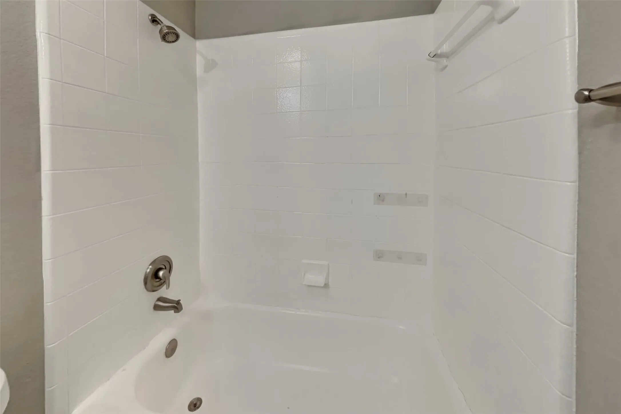 Single Family Residence For Rent in Tarrant County , 106 Rock Meadow Trail, Mansfield, Texas 76063, 4 Bedroom, 3 Bathroom, 2 Garage spaces, 2,835 Sqft, built in 2002, mls#21344900, Real Estate Agent in Mansfield, Homes For Rent in Tarrant county, Homes For Rent in Mansfield, Realtor in Mansfield Texas, Real Estate Brokerage Independent Realty Texas, Luminita Cordes Realtor