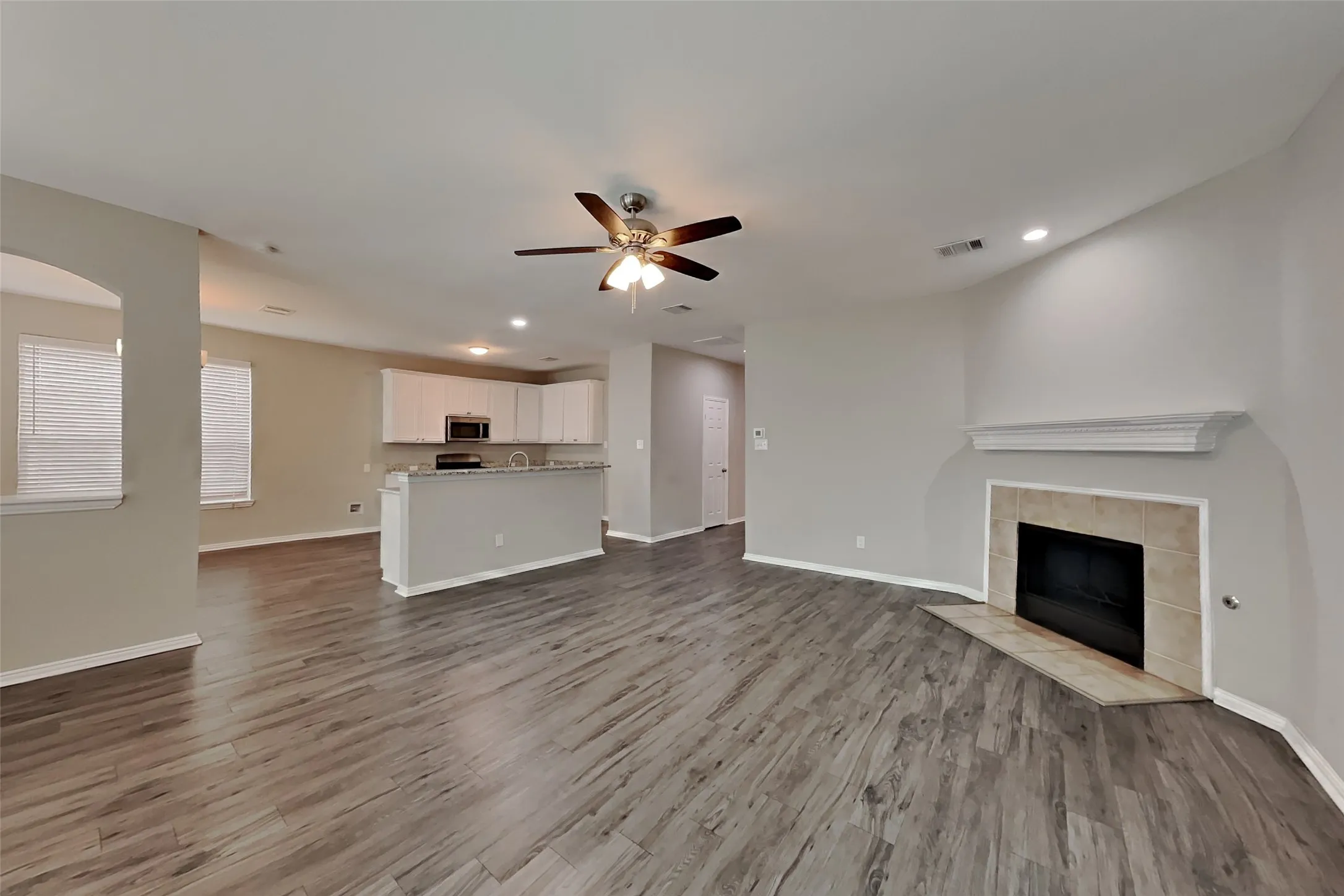 Single Family Residence For Rent in Tarrant County , 106 Rock Meadow Trail, Mansfield, Texas 76063, 4 Bedroom, 3 Bathroom, 2 Garage spaces, 2,835 Sqft, built in 2002, mls#21344900, Real Estate Agent in Mansfield, Homes For Rent in Tarrant county, Homes For Rent in Mansfield, Realtor in Mansfield Texas, Real Estate Brokerage Independent Realty Texas, Luminita Cordes Realtor