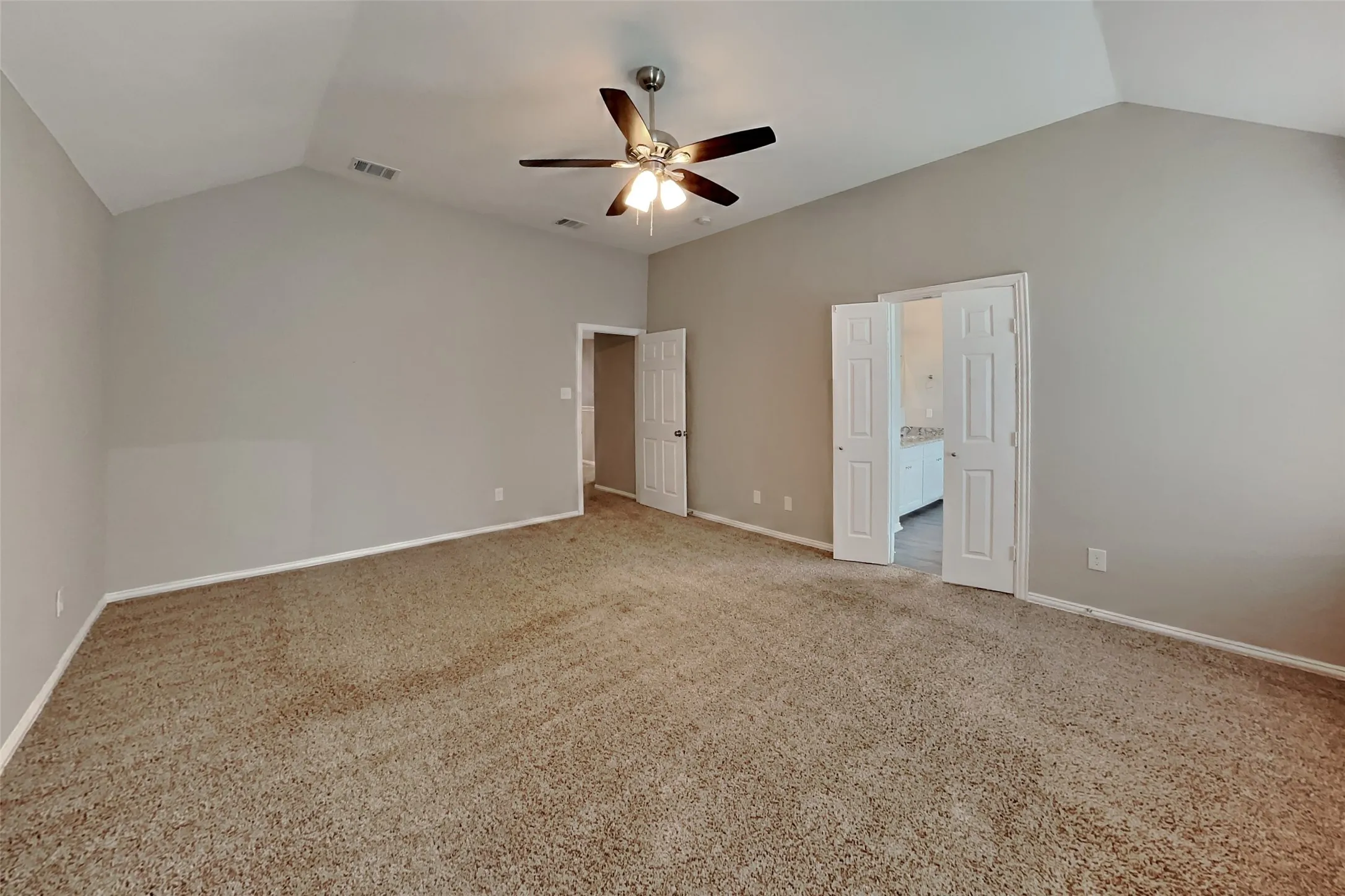 Single Family Residence For Rent in Tarrant County , 106 Rock Meadow Trail, Mansfield, Texas 76063, 4 Bedroom, 3 Bathroom, 2 Garage spaces, 2,835 Sqft, built in 2002, mls#21344900, Real Estate Agent in Mansfield, Homes For Rent in Tarrant county, Homes For Rent in Mansfield, Realtor in Mansfield Texas, Real Estate Brokerage Independent Realty Texas, Luminita Cordes Realtor