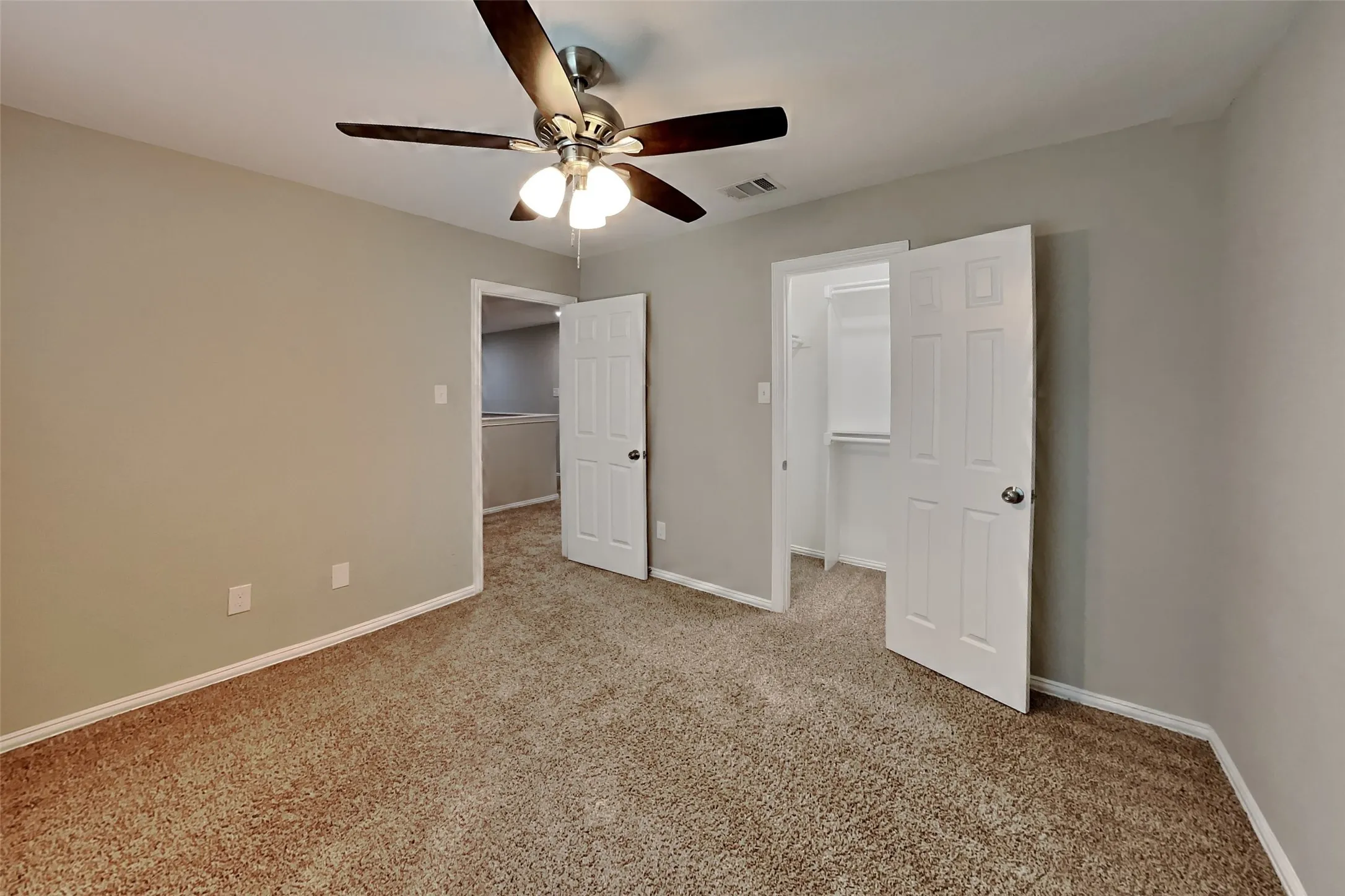 Single Family Residence For Rent in Tarrant County , 106 Rock Meadow Trail, Mansfield, Texas 76063, 4 Bedroom, 3 Bathroom, 2 Garage spaces, 2,835 Sqft, built in 2002, mls#21344900, Real Estate Agent in Mansfield, Homes For Rent in Tarrant county, Homes For Rent in Mansfield, Realtor in Mansfield Texas, Real Estate Brokerage Independent Realty Texas, Luminita Cordes Realtor