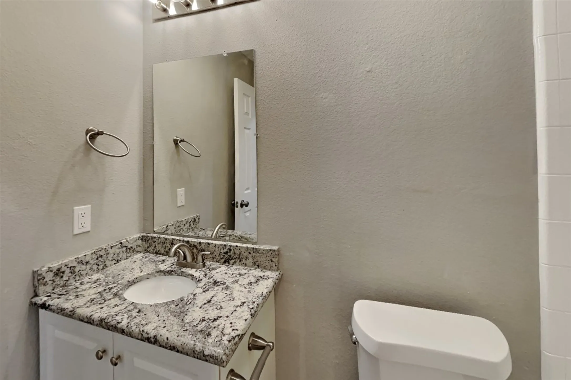 Single Family Residence For Rent in Tarrant County , 106 Rock Meadow Trail, Mansfield, Texas 76063, 4 Bedroom, 3 Bathroom, 2 Garage spaces, 2,835 Sqft, built in 2002, mls#21344900, Real Estate Agent in Mansfield, Homes For Rent in Tarrant county, Homes For Rent in Mansfield, Realtor in Mansfield Texas, Real Estate Brokerage Independent Realty Texas, Luminita Cordes Realtor