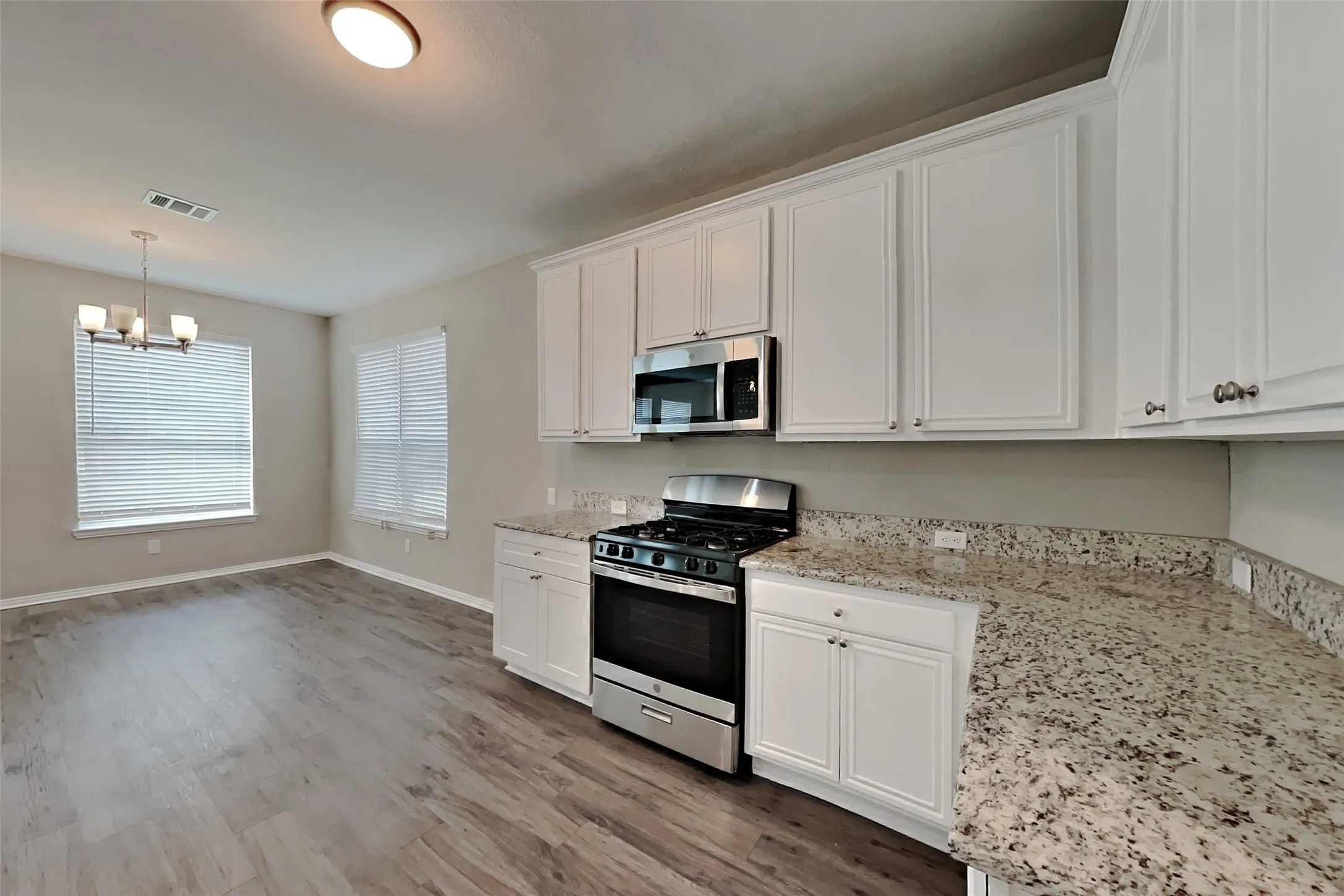 Single Family Residence For Rent in Tarrant County , 106 Rock Meadow Trail, Mansfield, Texas 76063, 4 Bedroom, 3 Bathroom, 2 Garage spaces, 2,835 Sqft, built in 2002, mls#21344900, Real Estate Agent in Mansfield, Homes For Rent in Tarrant county, Homes For Rent in Mansfield, Realtor in Mansfield Texas, Real Estate Brokerage Independent Realty Texas, Luminita Cordes Realtor