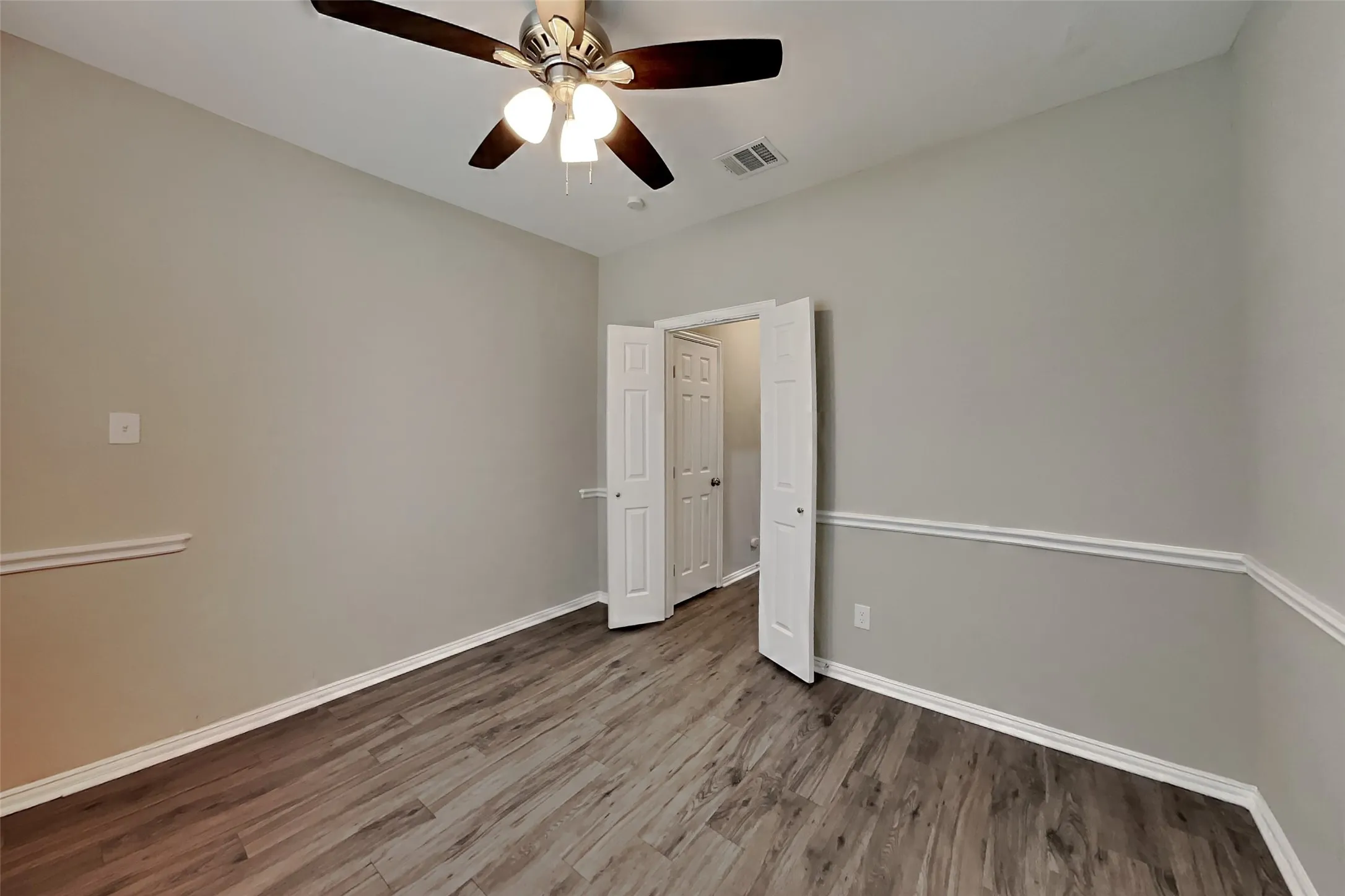 Single Family Residence For Rent in Tarrant County , 106 Rock Meadow Trail, Mansfield, Texas 76063, 4 Bedroom, 3 Bathroom, 2 Garage spaces, 2,835 Sqft, built in 2002, mls#21344900, Real Estate Agent in Mansfield, Homes For Rent in Tarrant county, Homes For Rent in Mansfield, Realtor in Mansfield Texas, Real Estate Brokerage Independent Realty Texas, Luminita Cordes Realtor