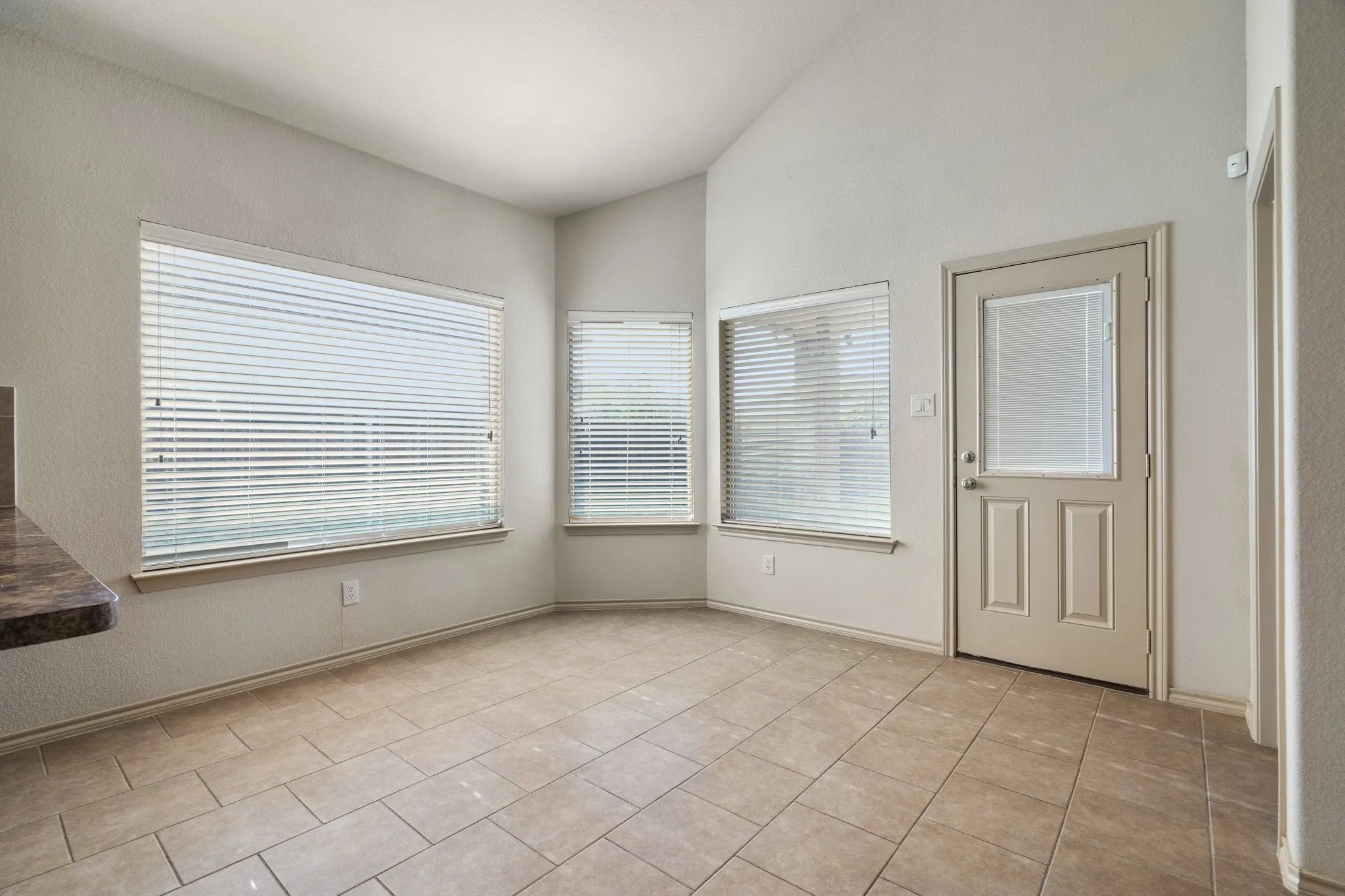 Single Family Residence For Rent in Denton County , 3124 Buckthorn Lane, Denton, Texas 76226, 3 Bedroom, 2 Bathroom, 2 Garage spaces, 1,562 Sqft, built in 2012, mls#21332899, Real Estate Agent in Denton, Homes For Rent in Denton county, Homes For Rent in Denton, Realtor in Denton Texas, Real Estate Brokerage Independent Realty Texas, Luminita Cordes Realtor