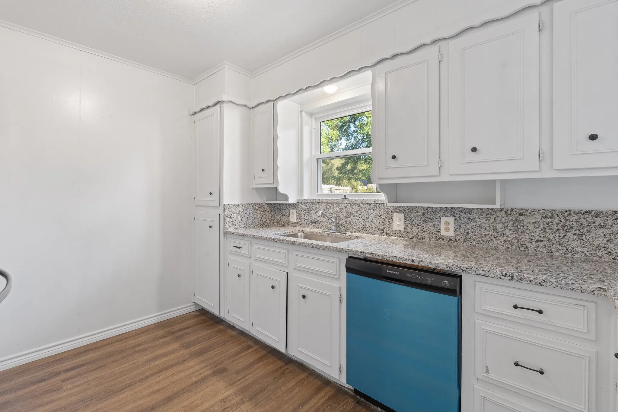 Single Family Residence For Sale in Johnson County , 1206 Hemphill Drive, Cleburne, Texas 76033, 3 Bedroom, 2 Bathroom, 2 Garage spaces, 1,350 Sqft, built in 1968, mls#21342870, Real Estate Agent in Cleburne, Homes For Sale in Johnson county, Homes For Sale in Cleburne, Realtor in Cleburne Texas, Real Estate Brokerage Independent Realty Texas, Luminita Cordes Realtor