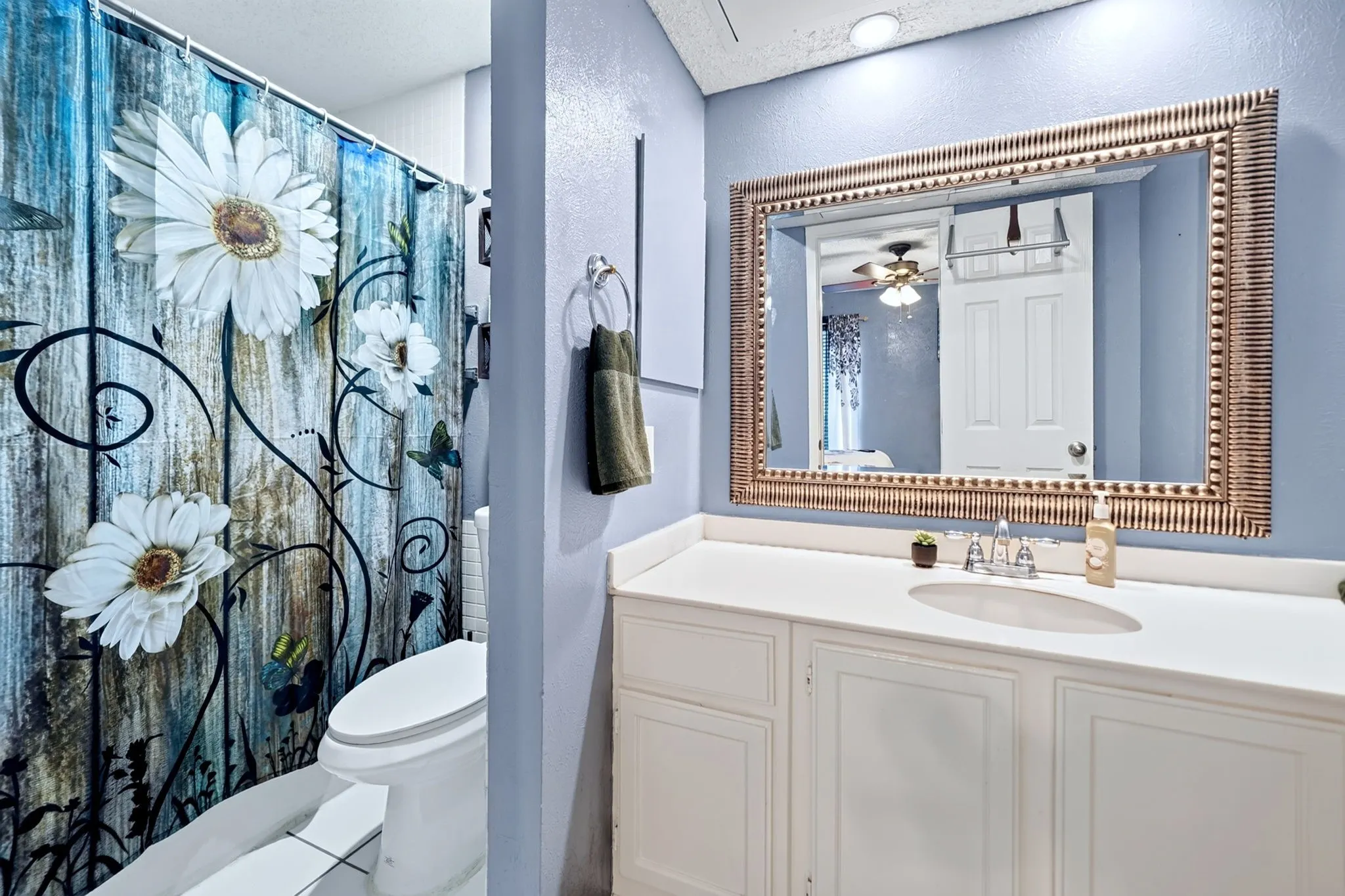 Condominium For Sale in Dallas County , 7145 Fair Oaks Avenue 37, Dallas, Texas 75231, 2 Bedrooms, 3 Bathrooms, Garage spaces, 1,211 Sqft, built in 1974, Price $161,000, mls#21344524, Real Estate Agent in Dallas, Homes For Sale in Dallas county, Homes For Sale in Dallas, Realtor in Dallas Texas, Real Estate Brokerage Independent Realty Texas, Luminita Cordes Realtor