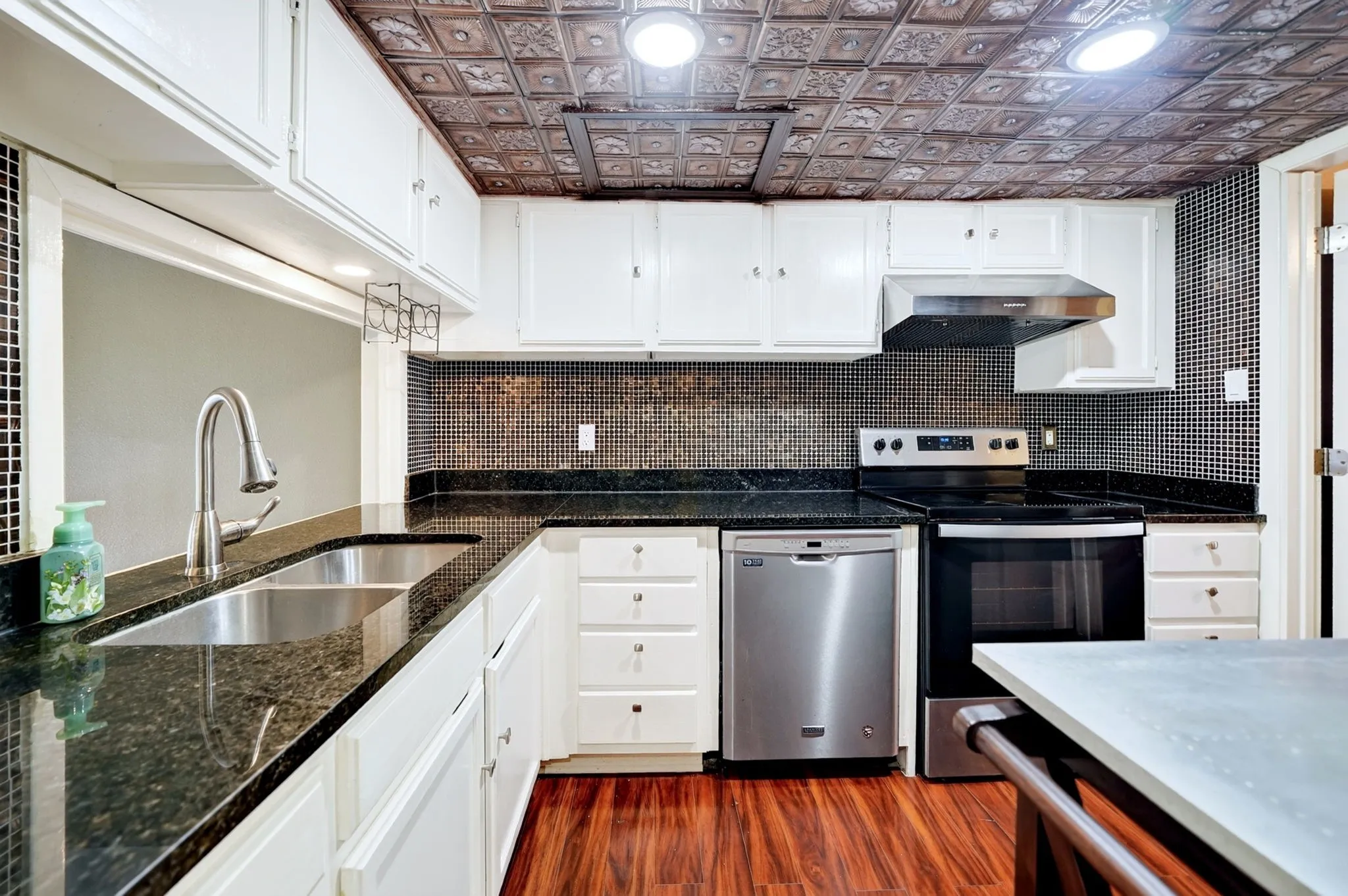 Condominium For Sale in Dallas County , 7145 Fair Oaks Avenue 37, Dallas, Texas 75231, 2 Bedrooms, 3 Bathrooms, Garage spaces, 1,211 Sqft, built in 1974, Price $161,000, mls#21344524, Real Estate Agent in Dallas, Homes For Sale in Dallas county, Homes For Sale in Dallas, Realtor in Dallas Texas, Real Estate Brokerage Independent Realty Texas, Luminita Cordes Realtor